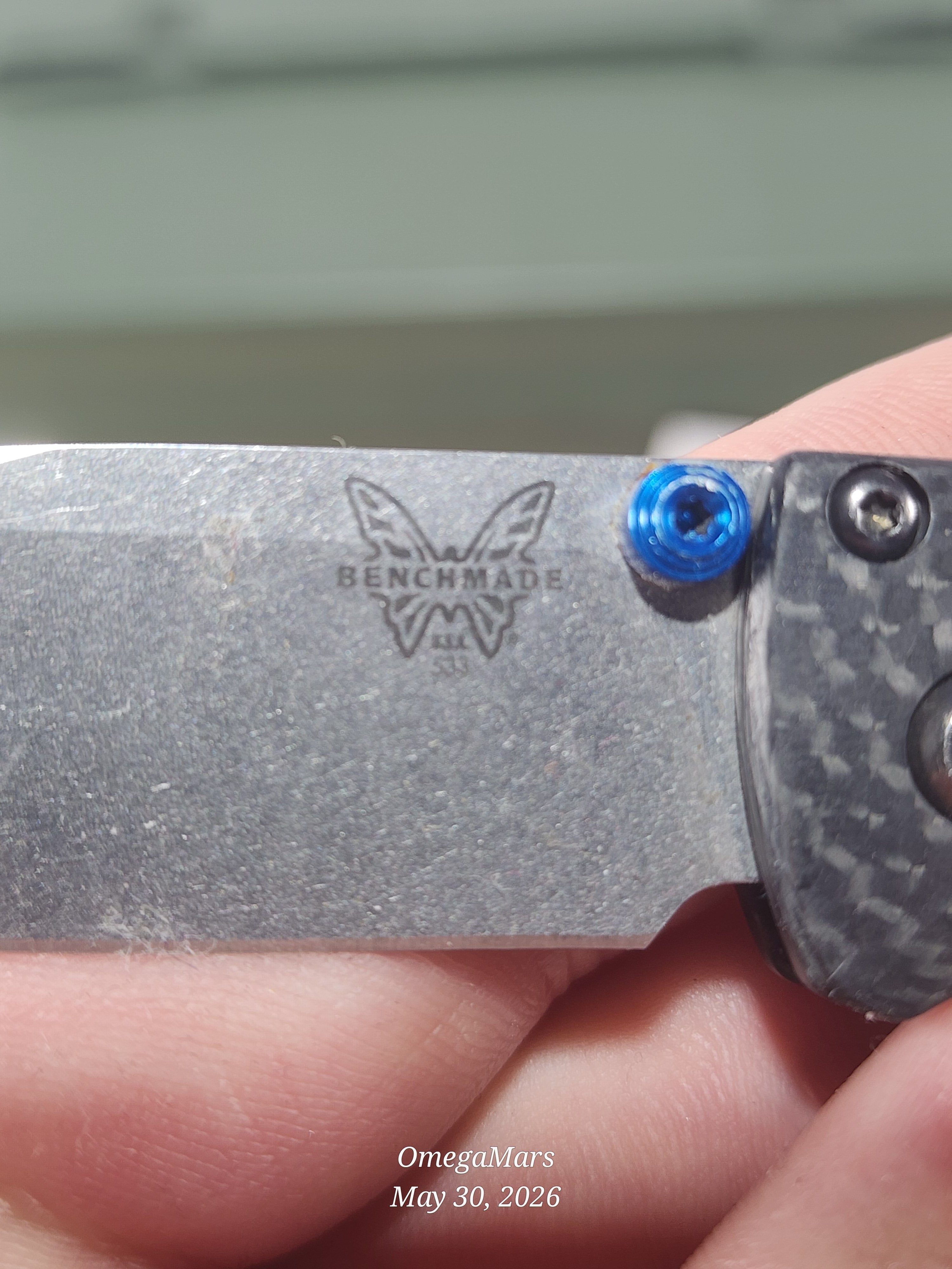 BENCHMADE 533 Mini Bugout Carbon Fiber S90V - Light Usage - Dirty #11