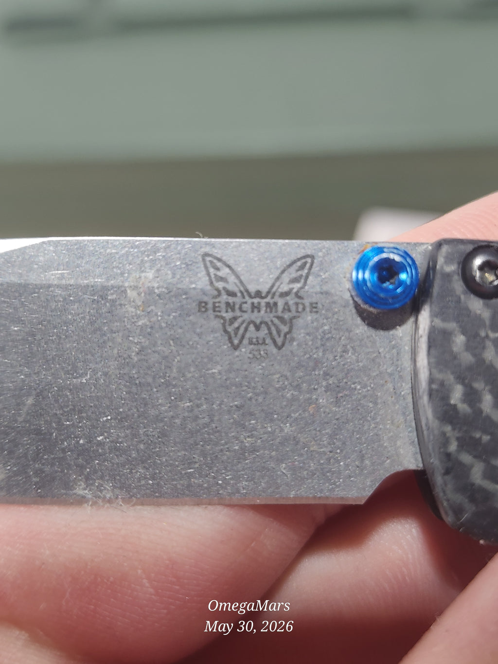 BENCHMADE 533 Mini Bugout Carbon Fiber S90V - Light Usage - Dirty #11