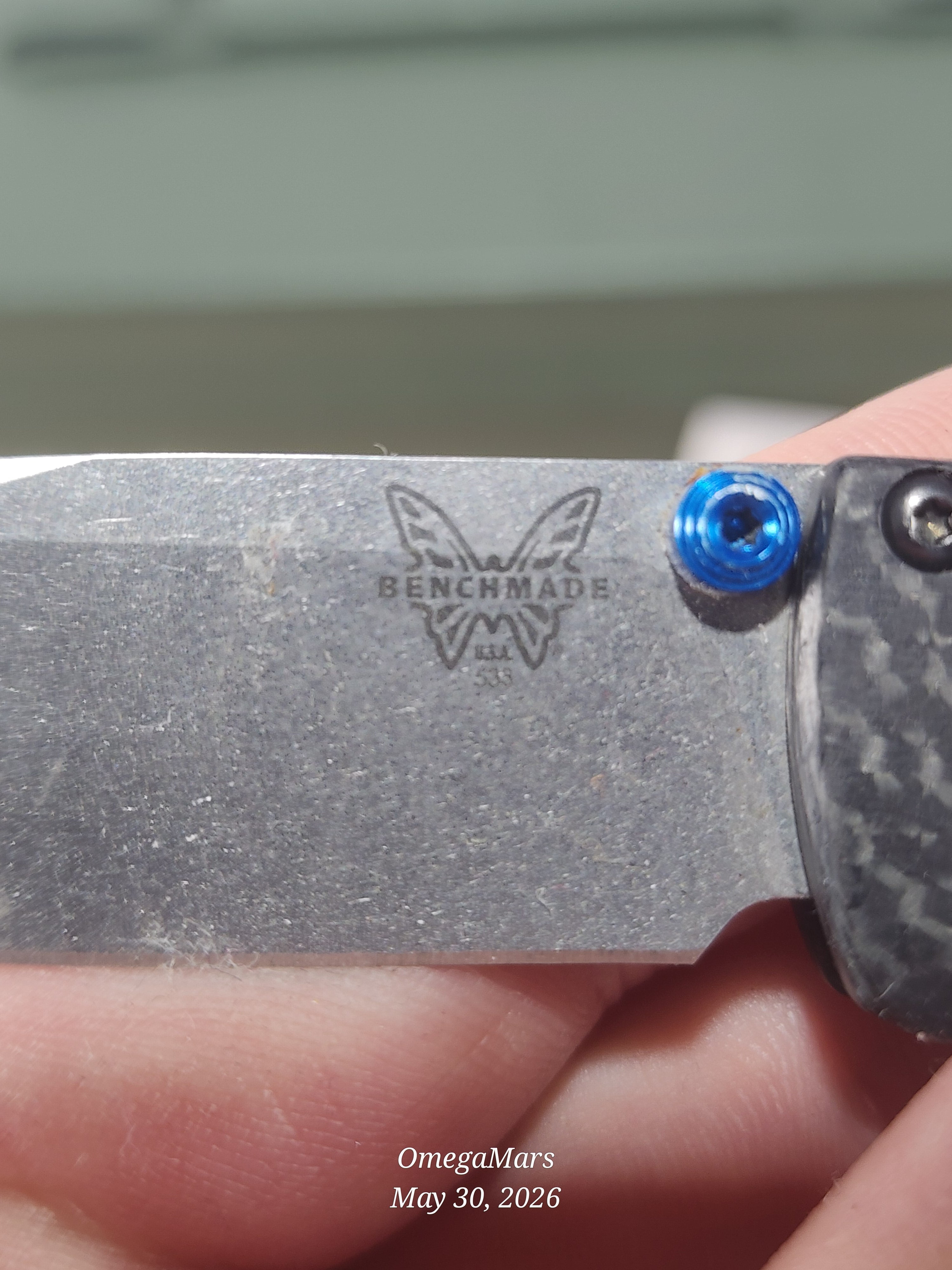 BENCHMADE 533 Mini Bugout Carbon Fiber S90V - Light Usage - Dirty #11