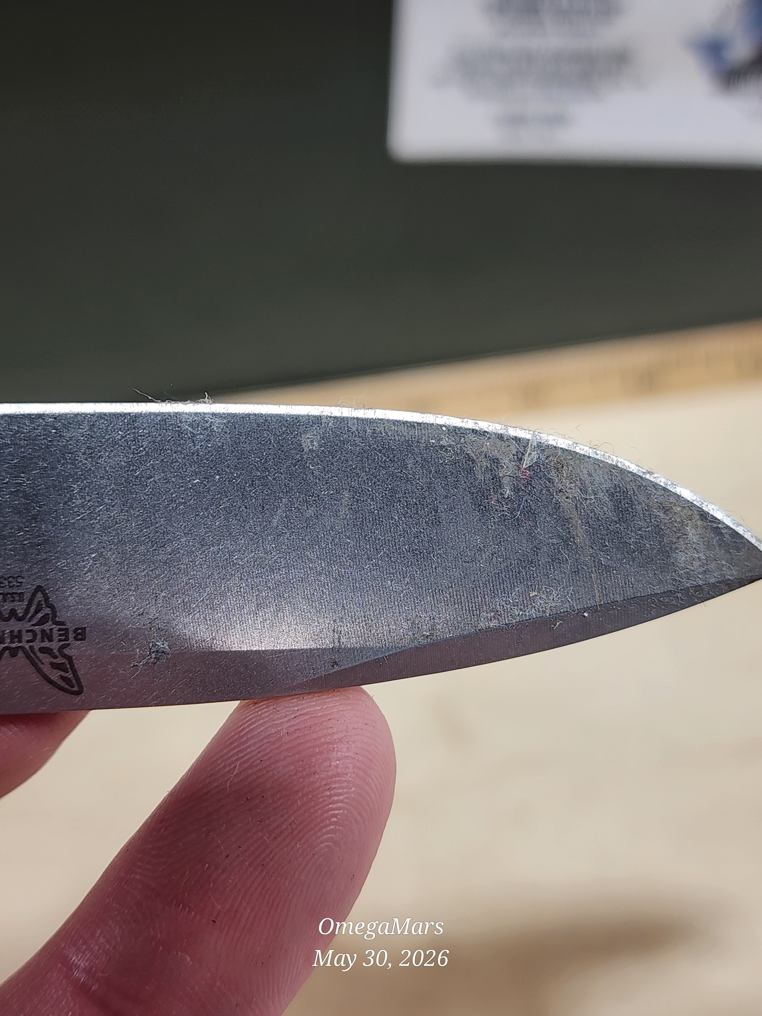 BENCHMADE 533 Mini Bugout Carbon Fiber S90V - Light Usage - Dirty #11
