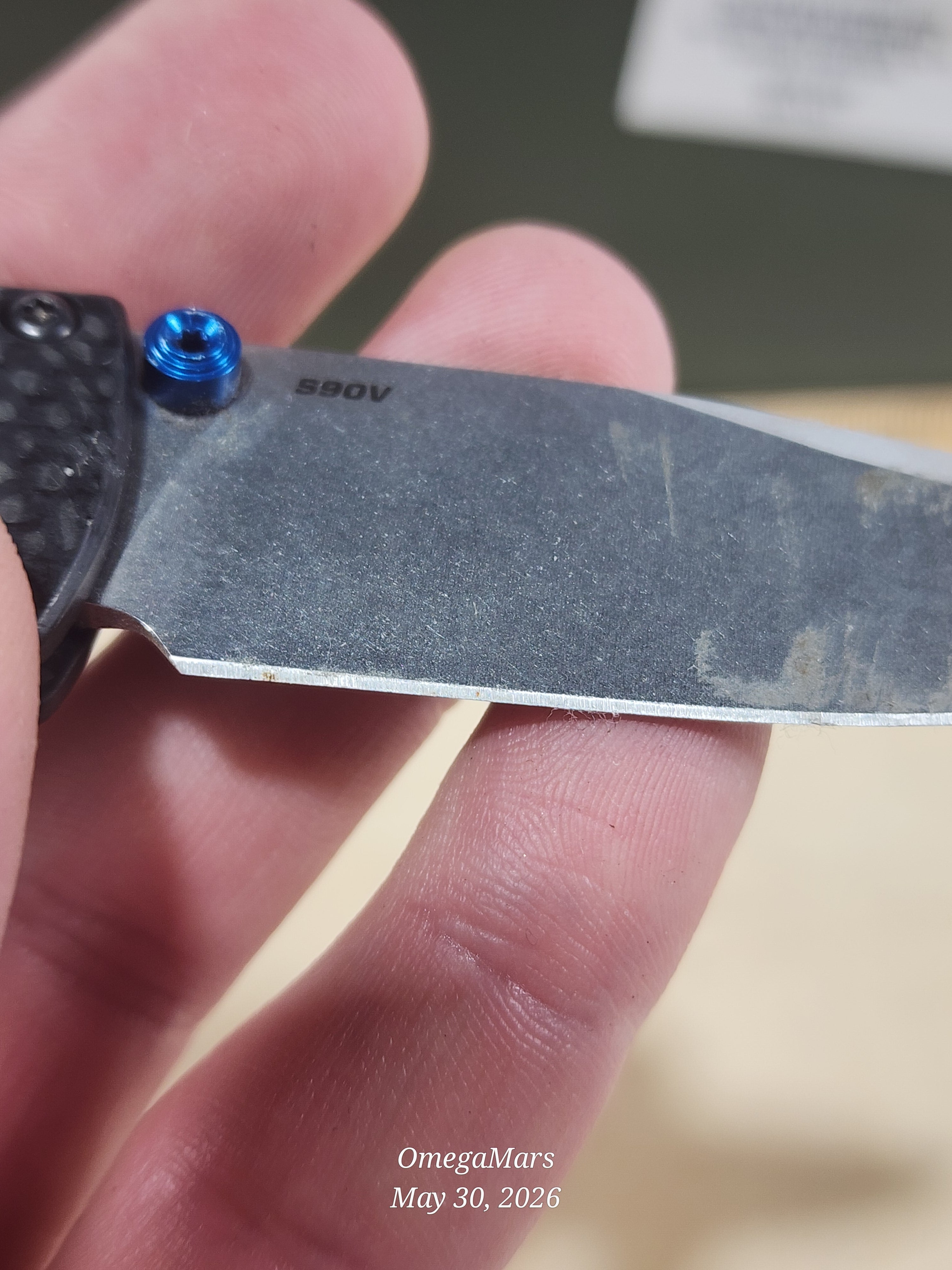 BENCHMADE 533 Mini Bugout Carbon Fiber S90V - Light Usage - Dirty #11