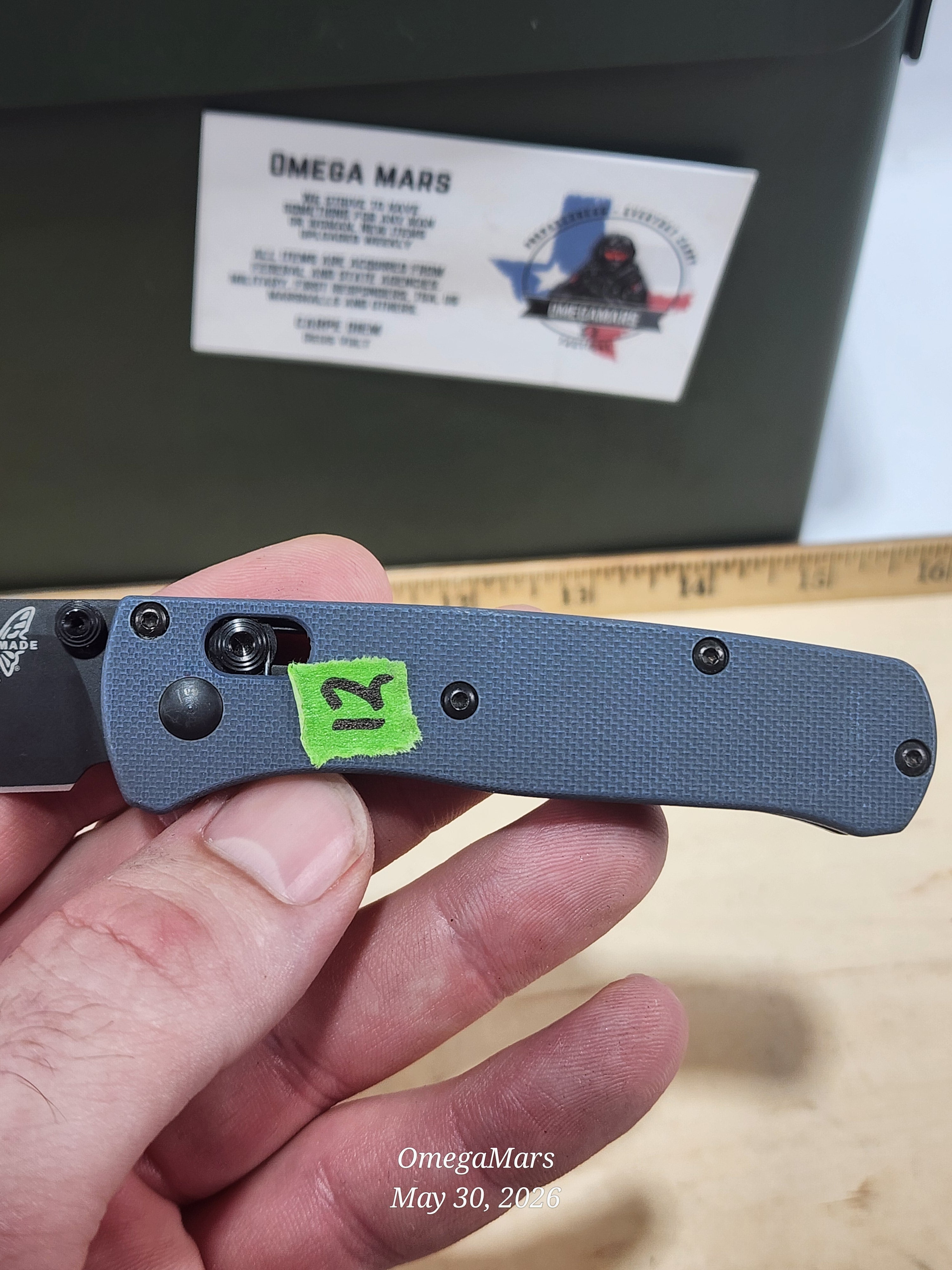 BENCHMADE 533 Mini Bugout S30V - Light Usage - Dirty #12