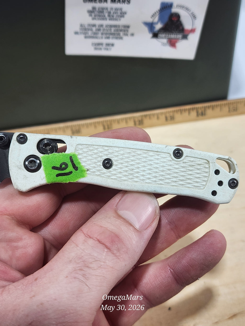 BENCHMADE 533 Mini Bugout S30V - Light Usage - Dirty #16