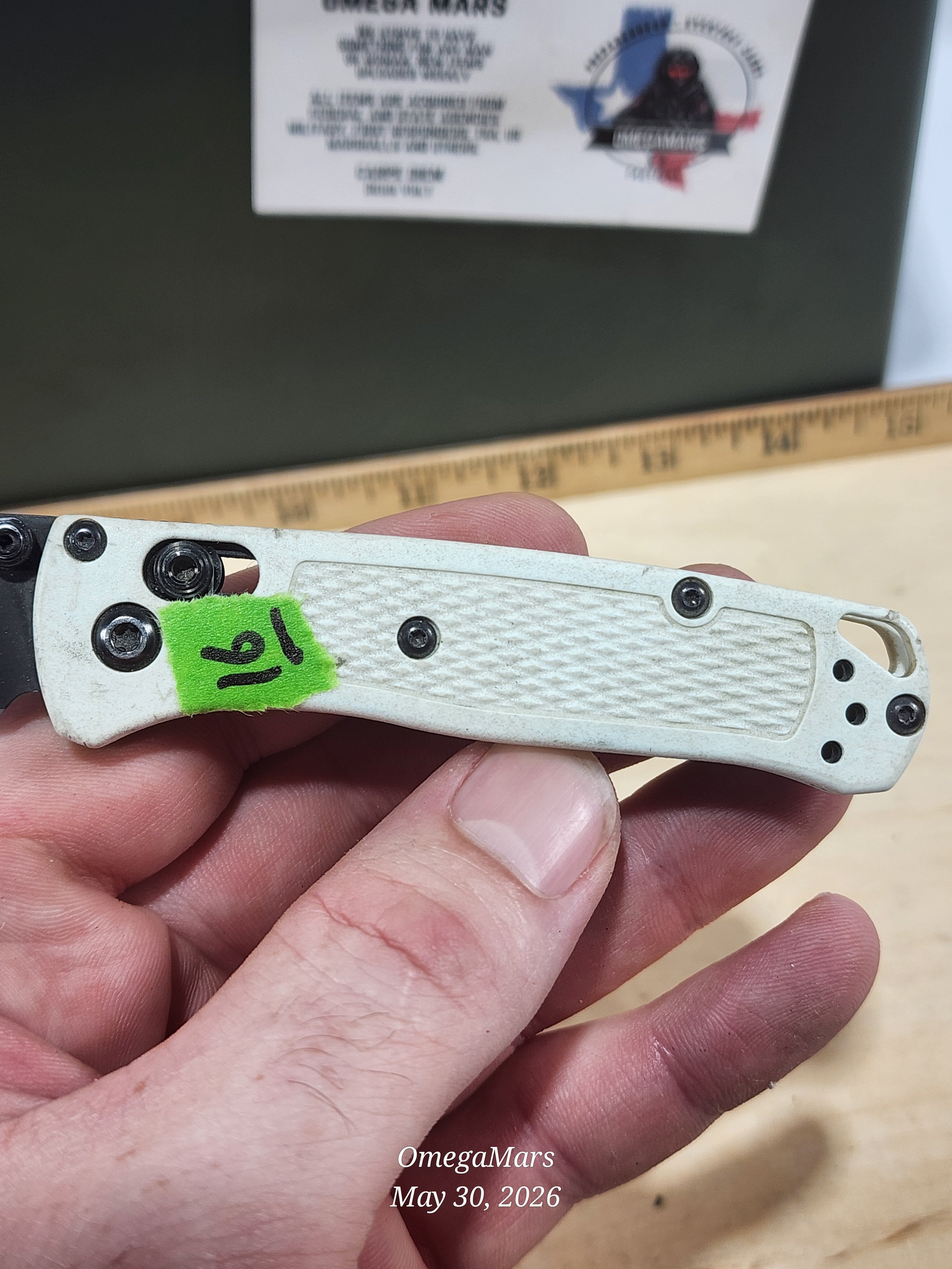 BENCHMADE 533 Mini Bugout S30V - Light Usage - Dirty #16