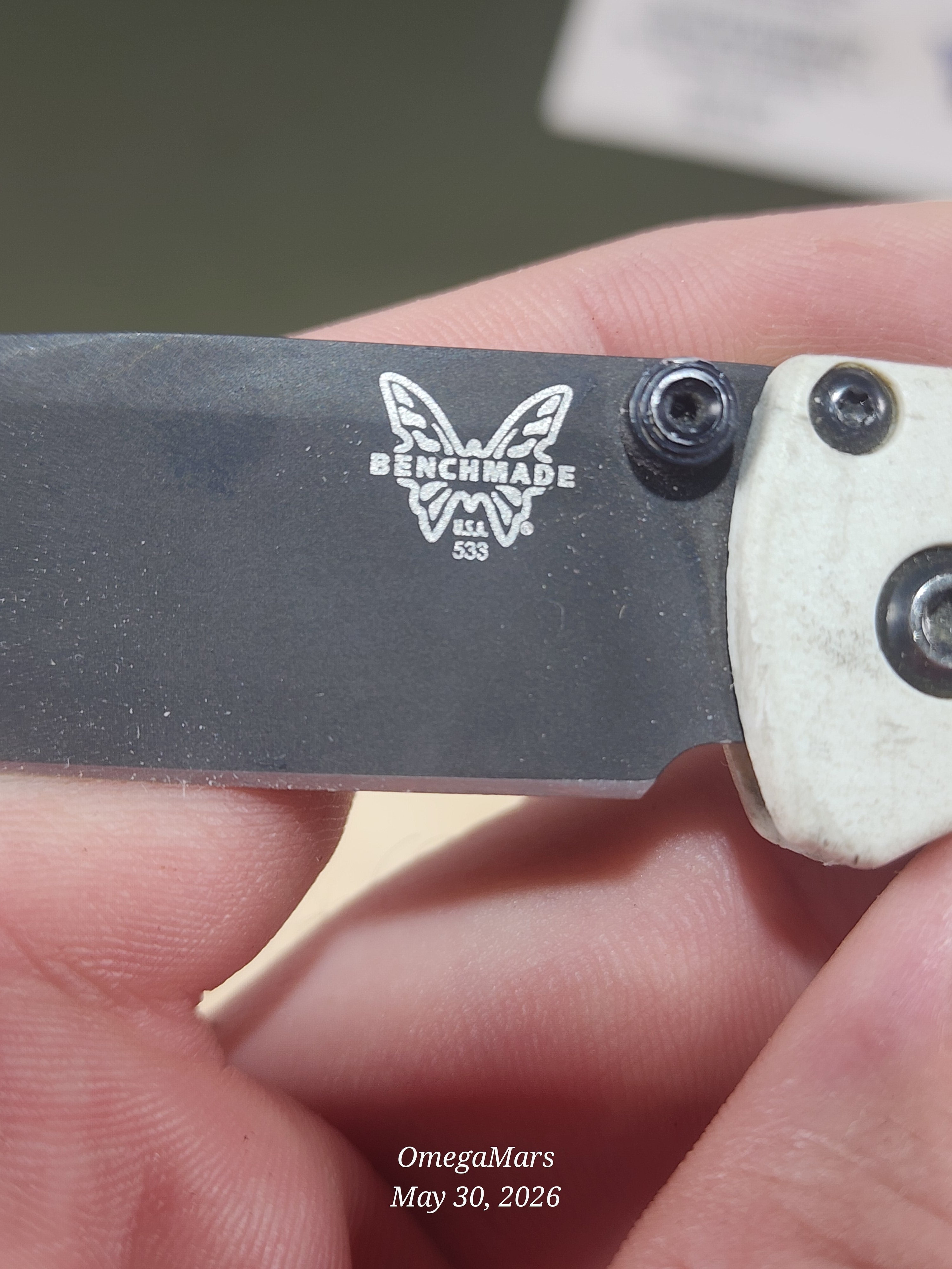 BENCHMADE 533 Mini Bugout S30V - Light Usage - Dirty #16
