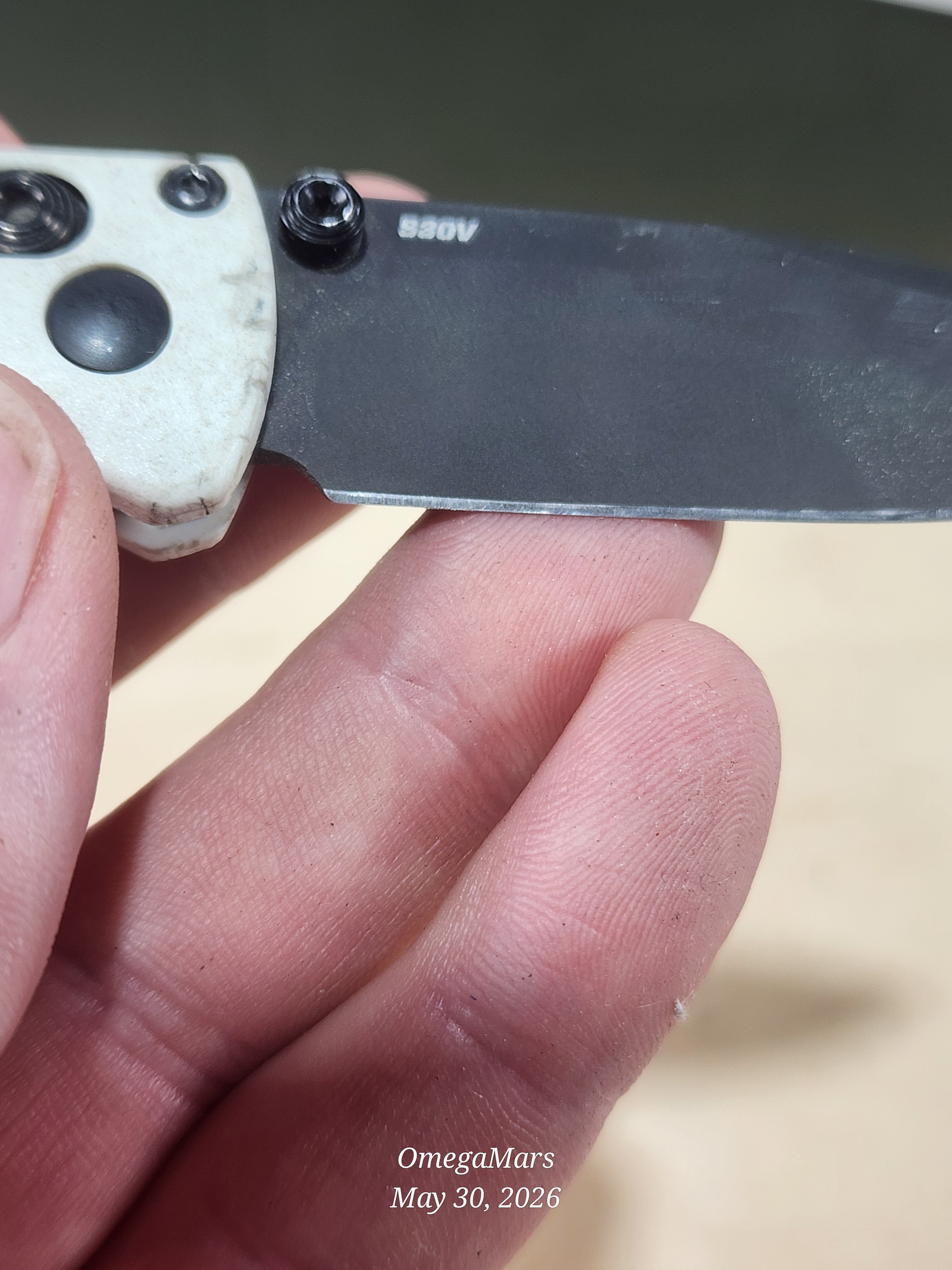 BENCHMADE 533 Mini Bugout S30V - Light Usage - Dirty #16