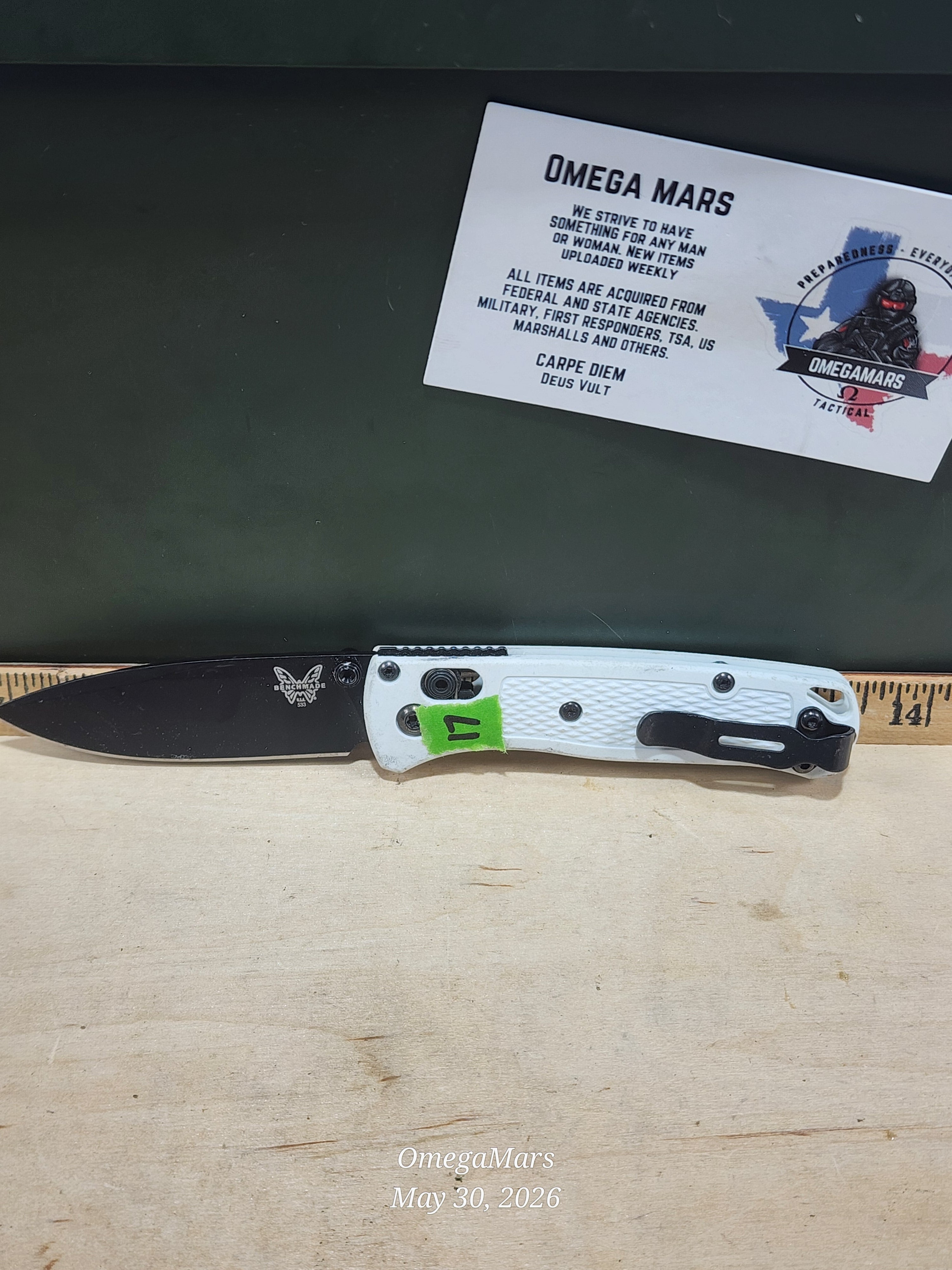 BENCHMADE 533 Mini Bugout S30V - Light Usage - Dirty #17