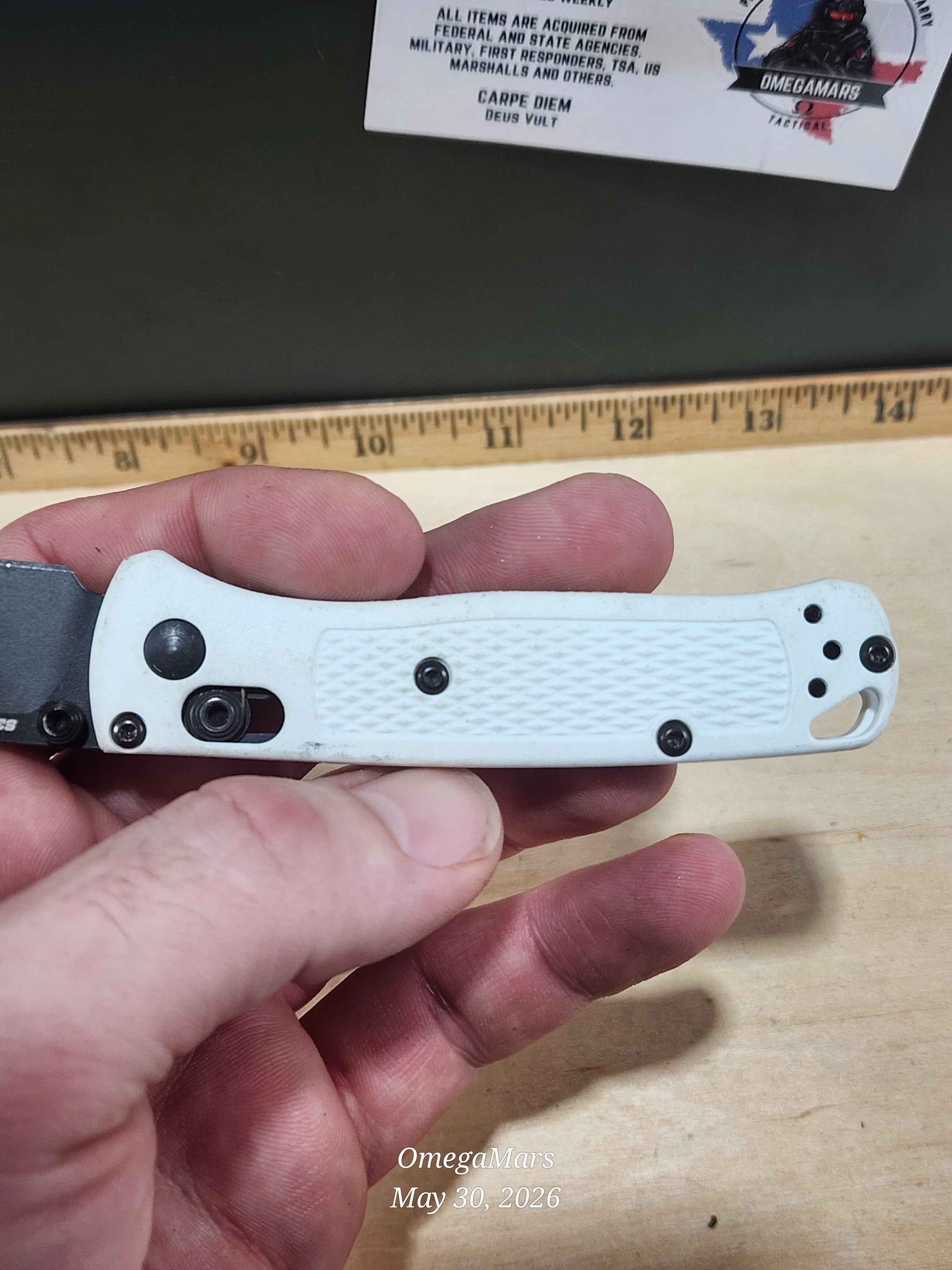 BENCHMADE 533 Mini Bugout S30V - Light Usage - Dirty #17