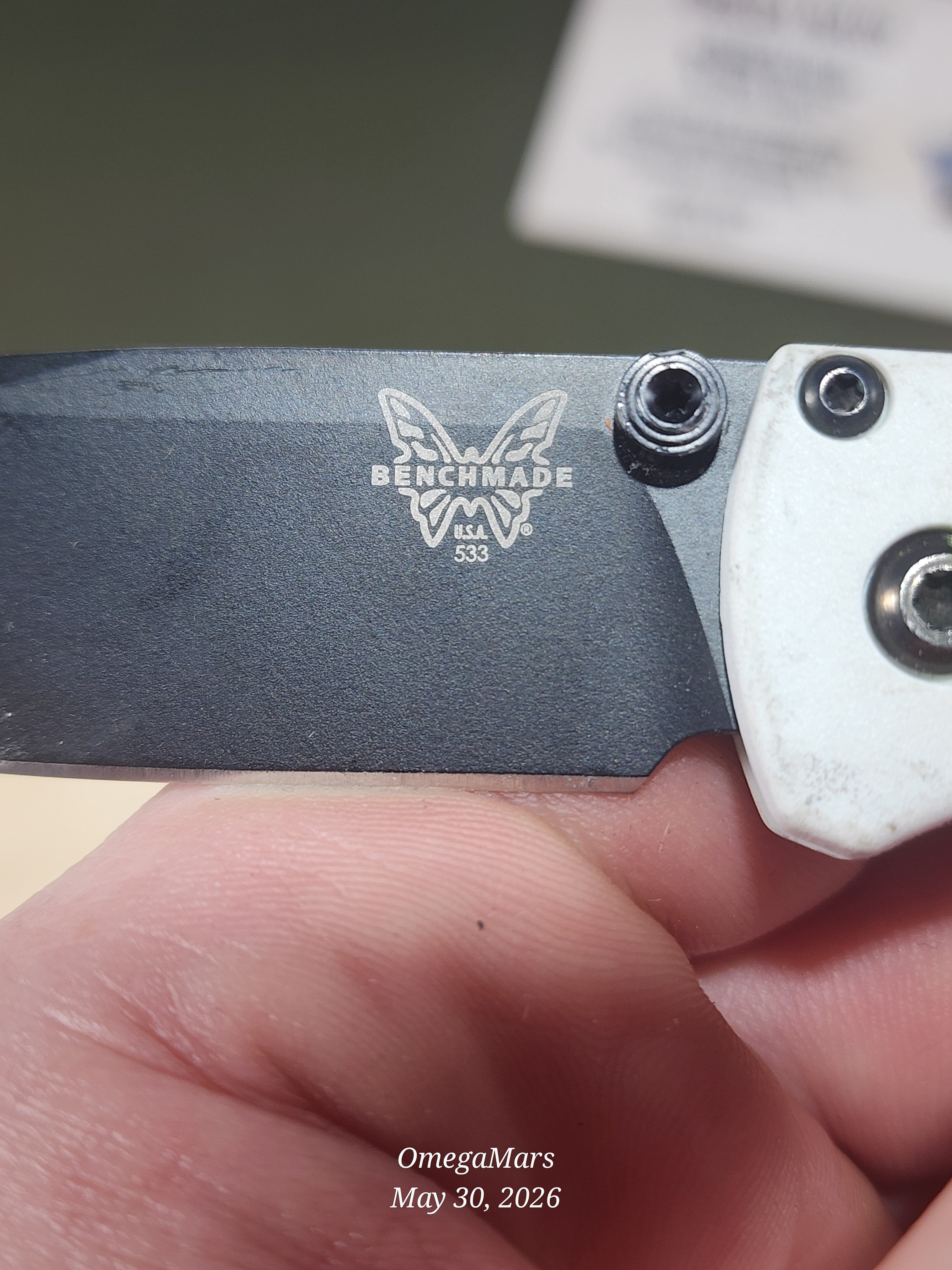 BENCHMADE 533 Mini Bugout S30V - Light Usage - Dirty #17