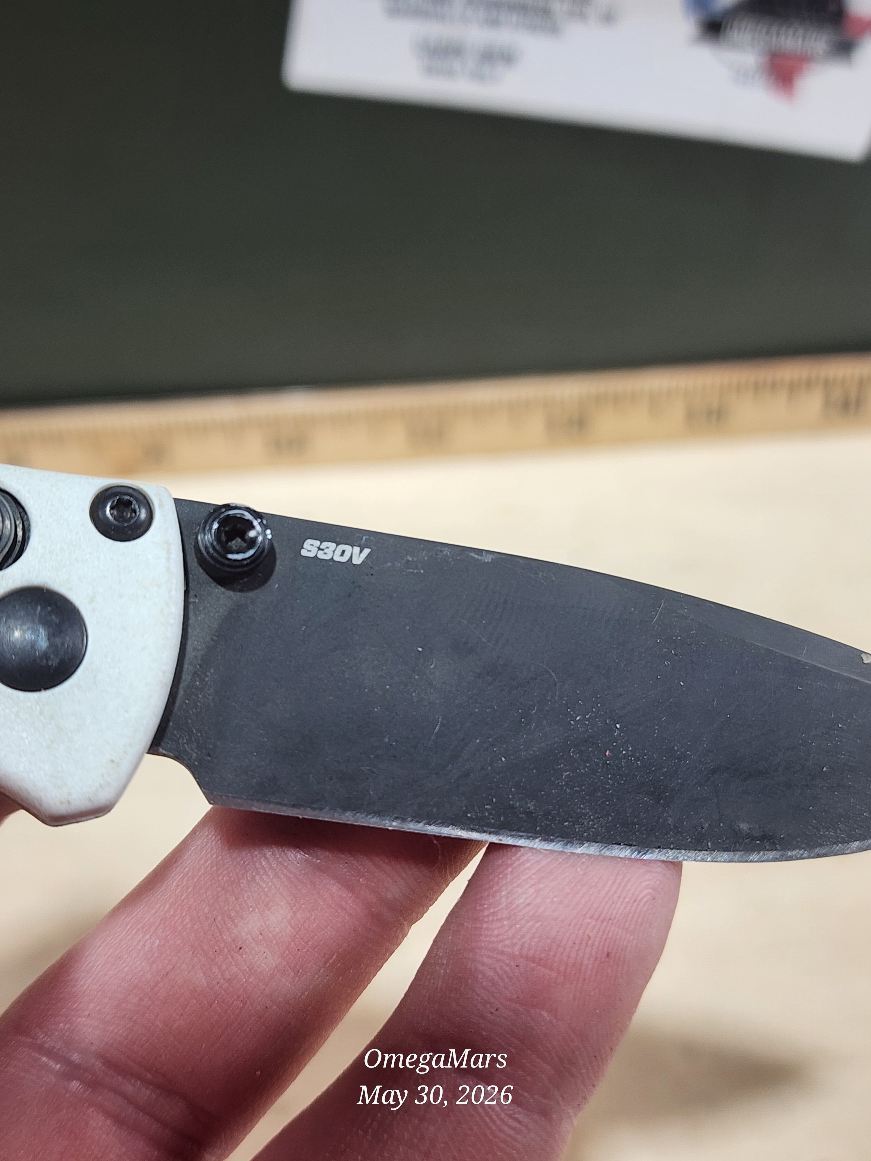 BENCHMADE 533 Mini Bugout S30V - Light Usage - Dirty #18