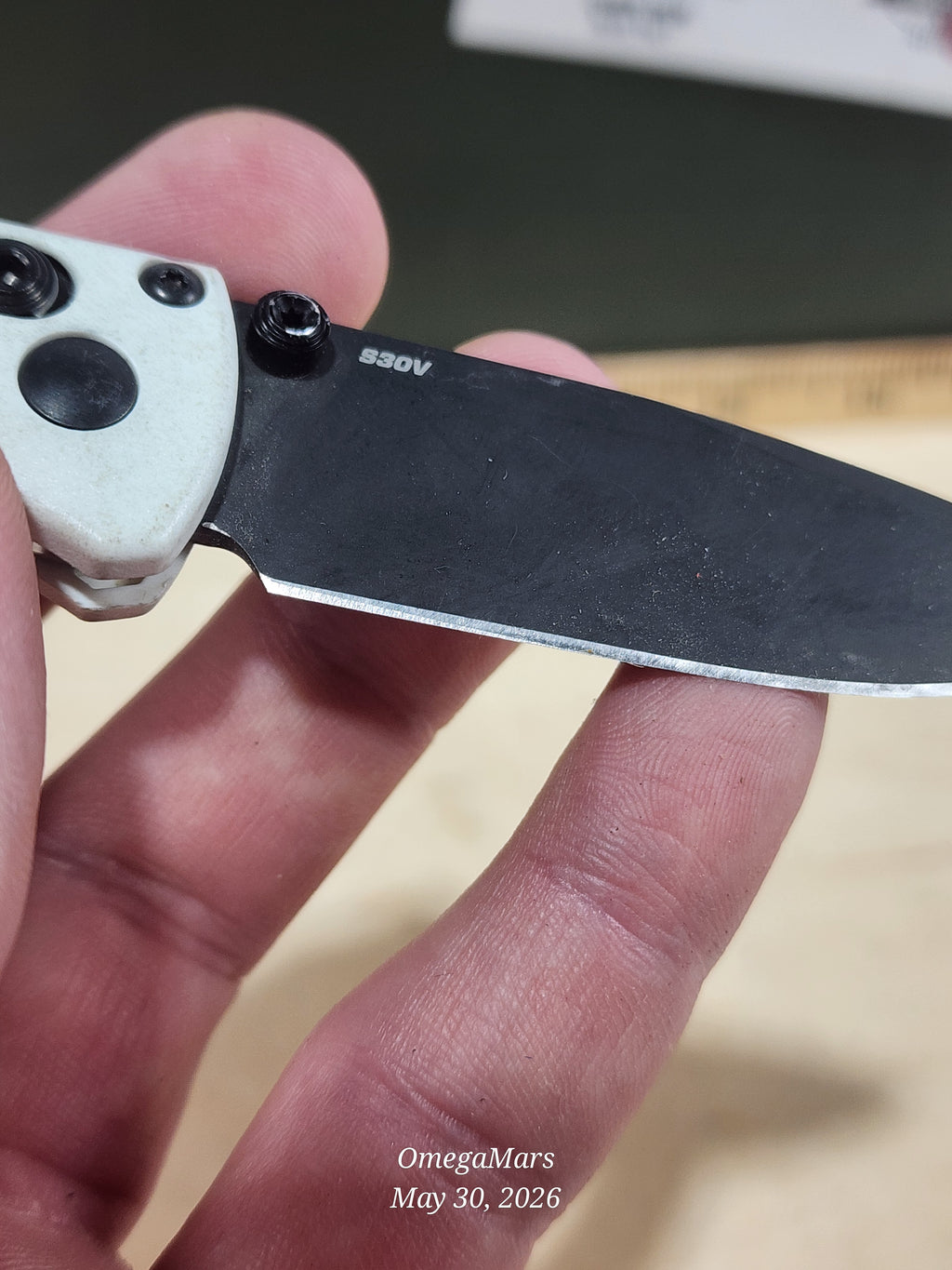 BENCHMADE 533 Mini Bugout S30V - Light Usage - Dirty #18