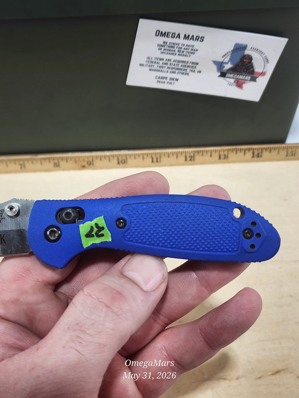 BENCHMADE 557 - S30V - Mini Griptilain Tanto - Light Usage/Dirty - #27Gr
