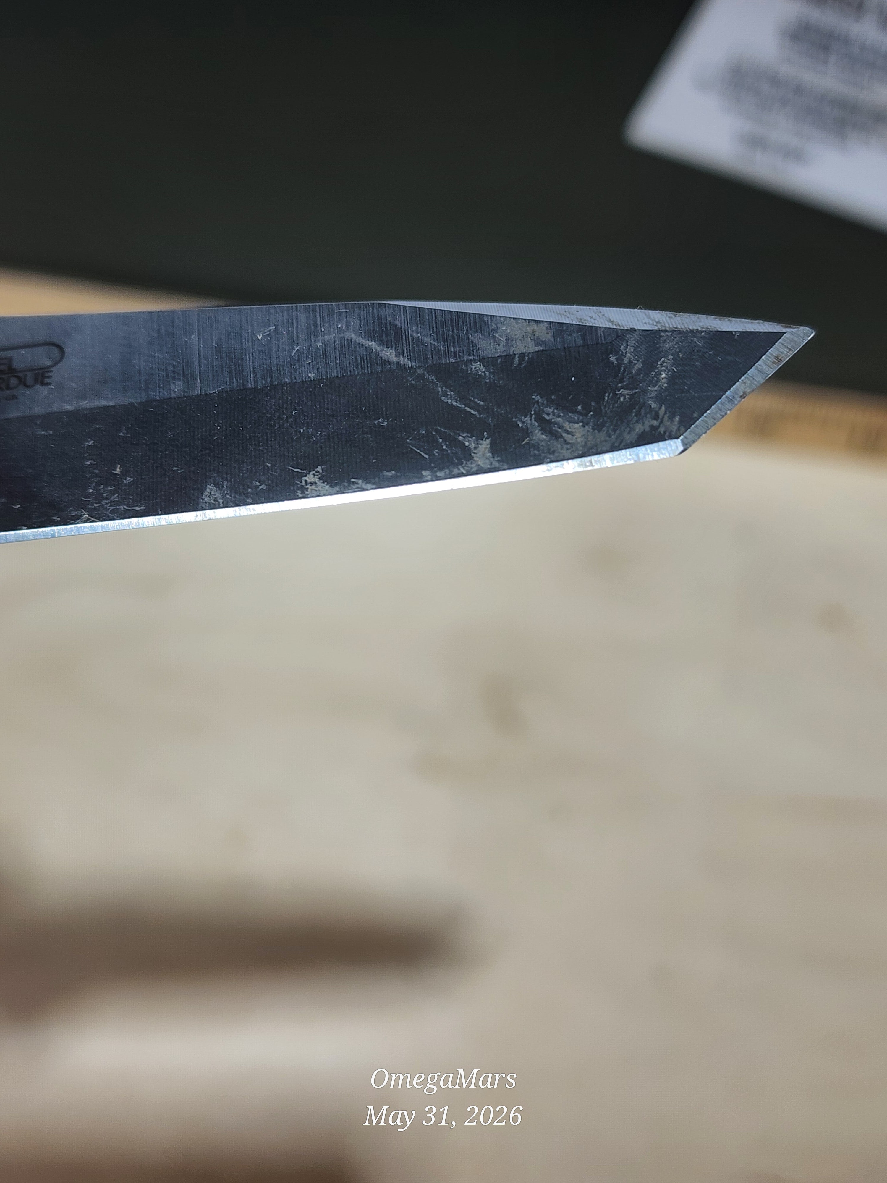 BENCHMADE 557 - S30V - Mini Griptilain Tanto - Light Usage/Dirty - #27Gr