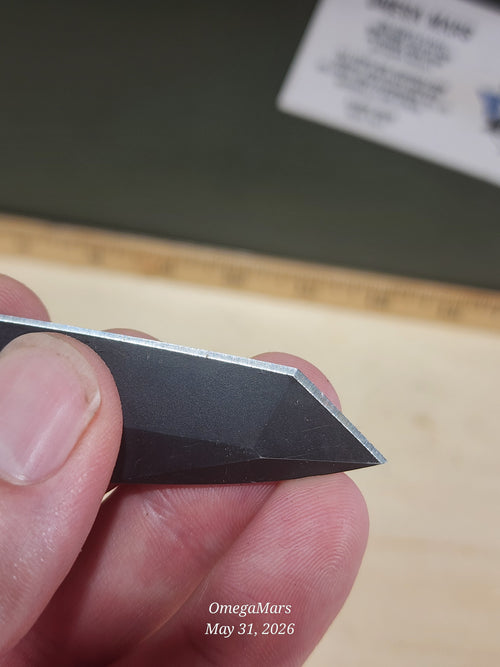 BENCHMADE 557 Mini Griptilain Tanto - Light Usage/Dirty - #38Gr