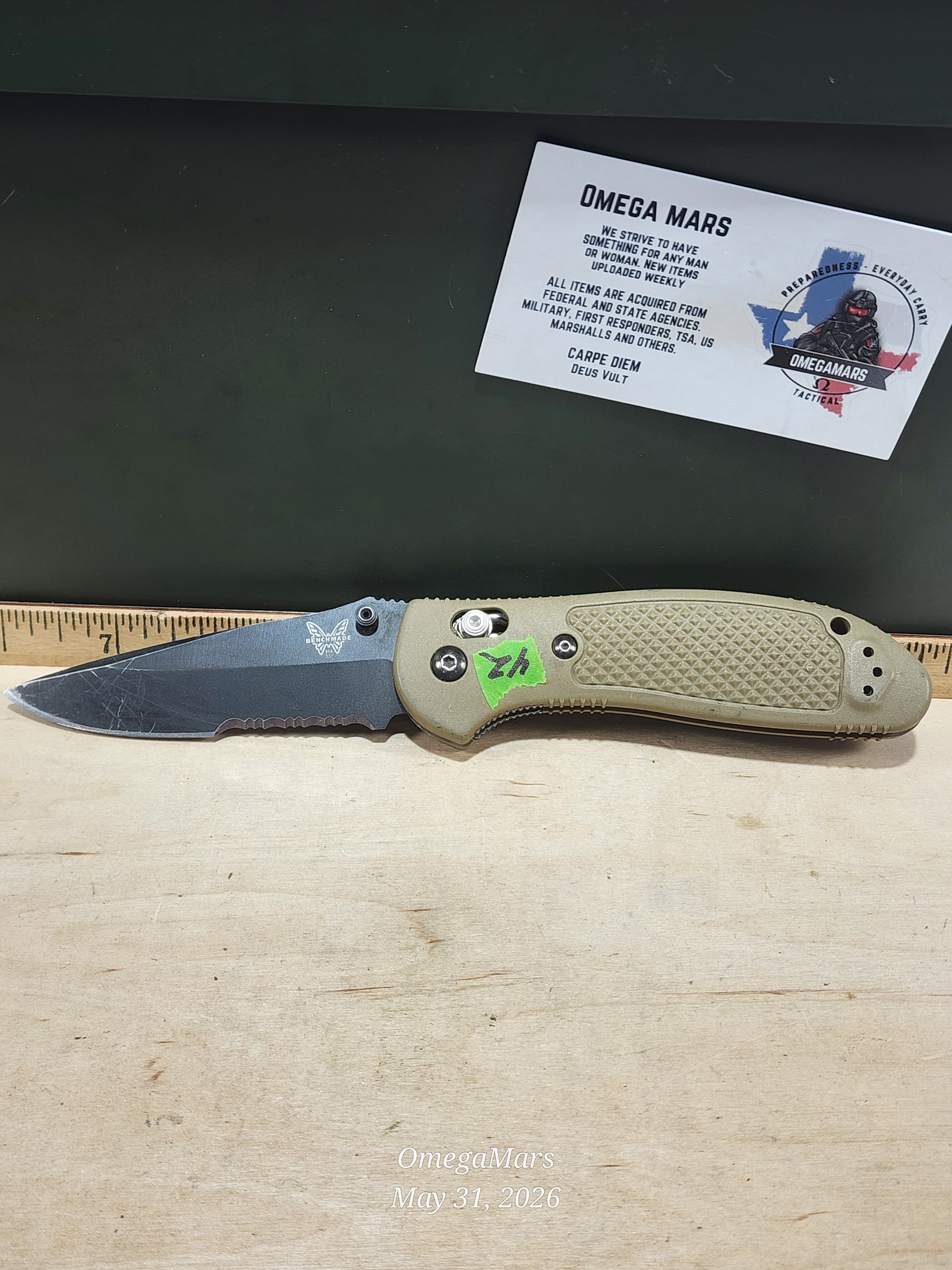 BENCHMADE 551-S30V Griptilian - Light Usage/Dirty - #42Gr