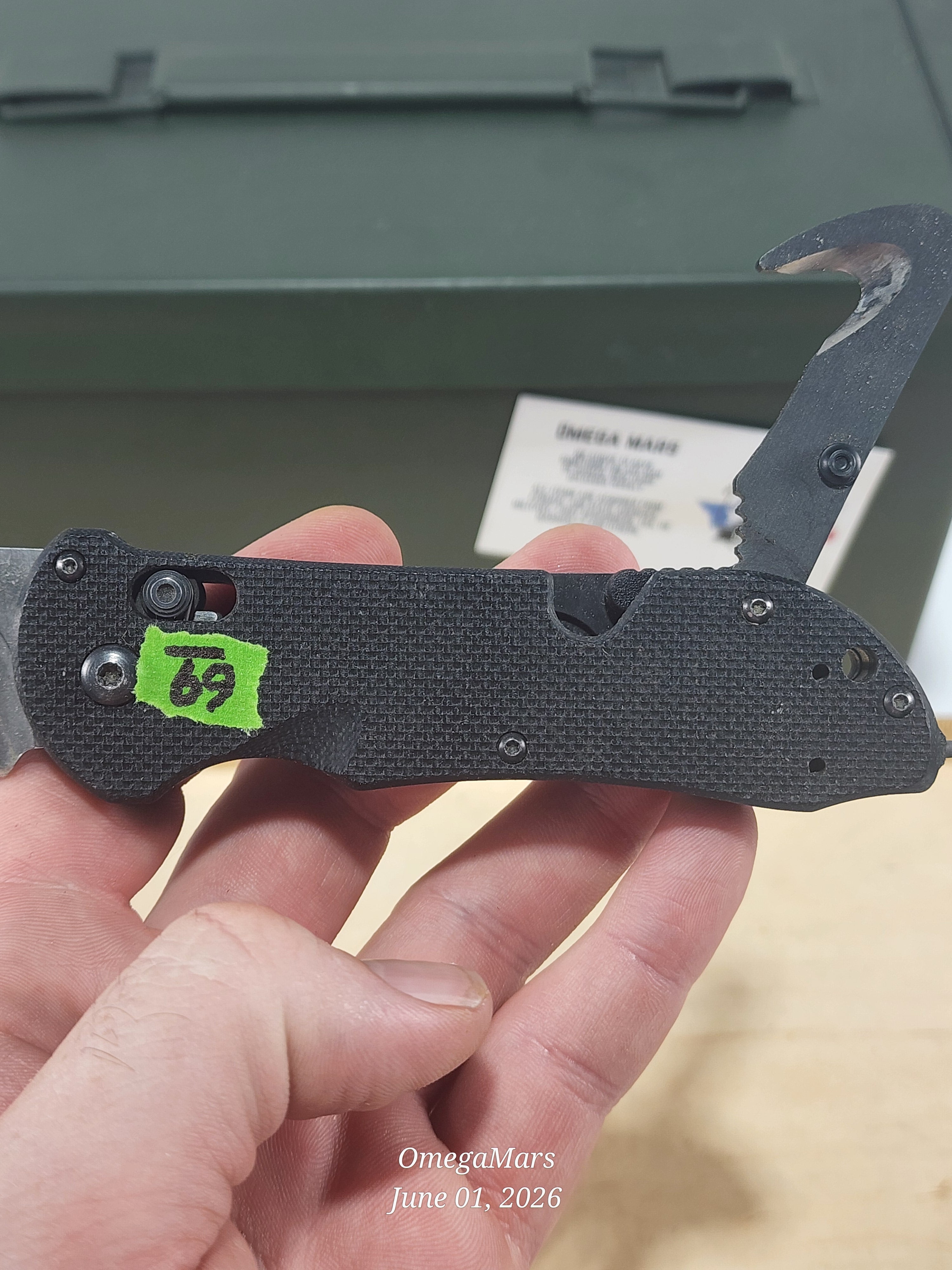 BENCHMADE 915 Triage - Light Usage - #69GR