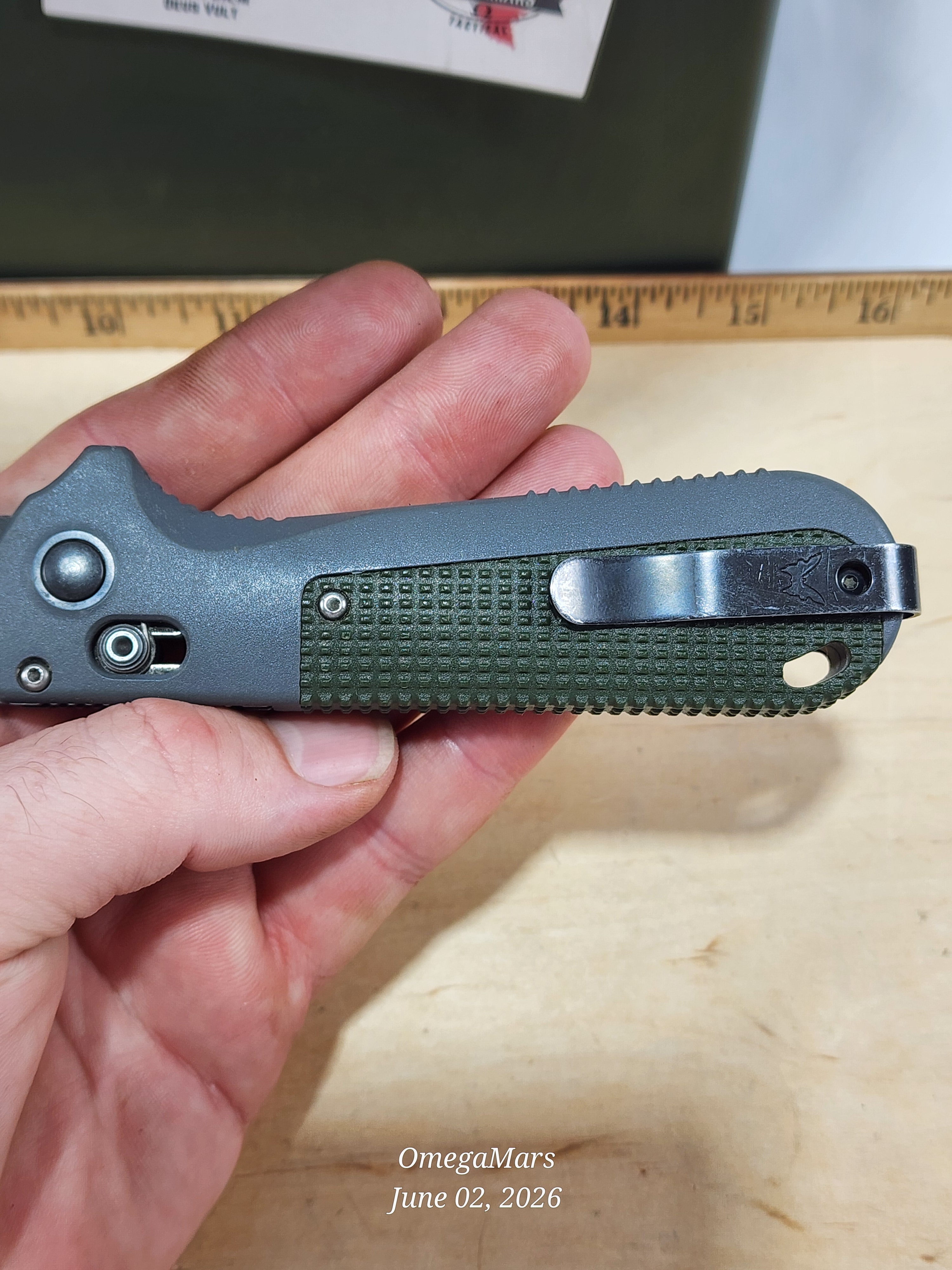 BENCHMADE 430 - CPM-D2 Steel - Light Usage - #102Gr