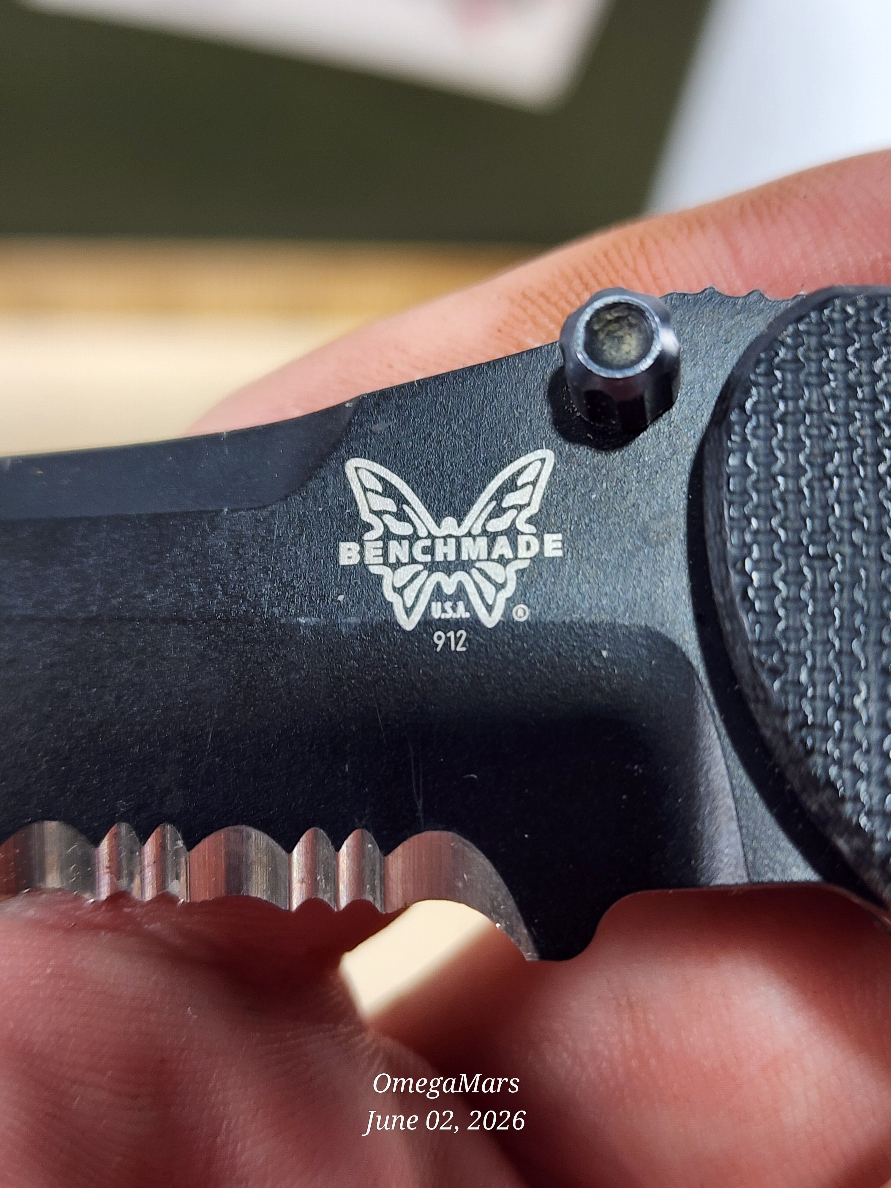 BENCHMADE Nitrous Stryker Black Coated Combo Edge 3.7" D2 - BM912SBKD2 -#104Gr