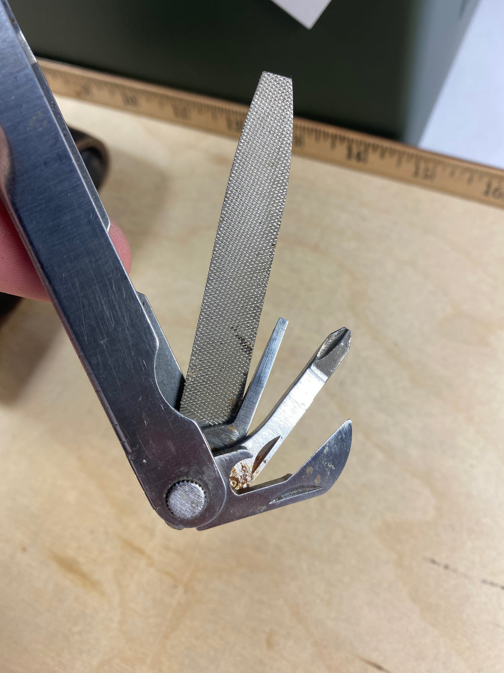 Learherman PST2 #93. Light usage. Dirty. Loose tools. (0999-0100)