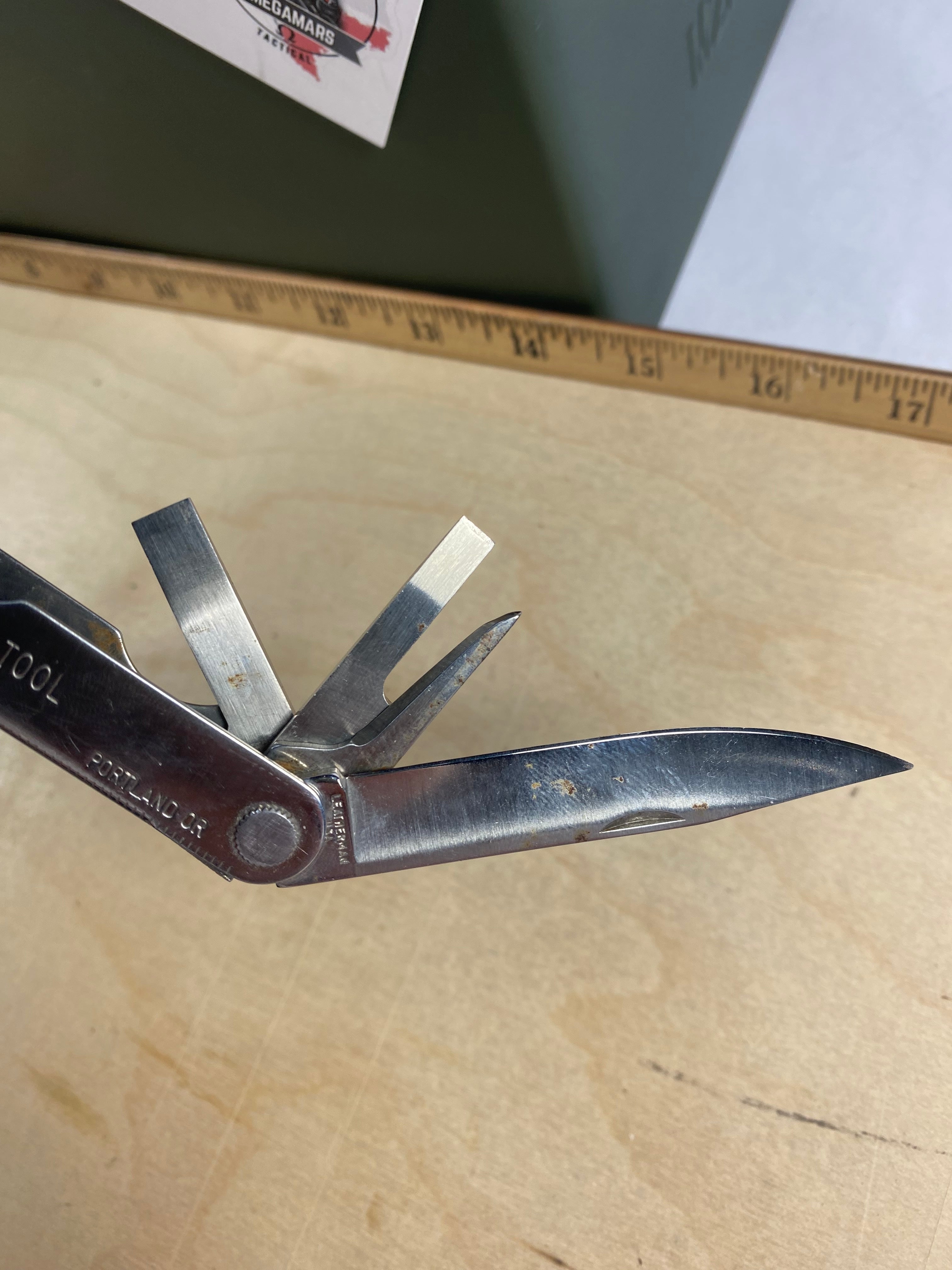 Leatherman PST #100. Light usage. needs oil. Dirty and visible rust. (1293-1293)