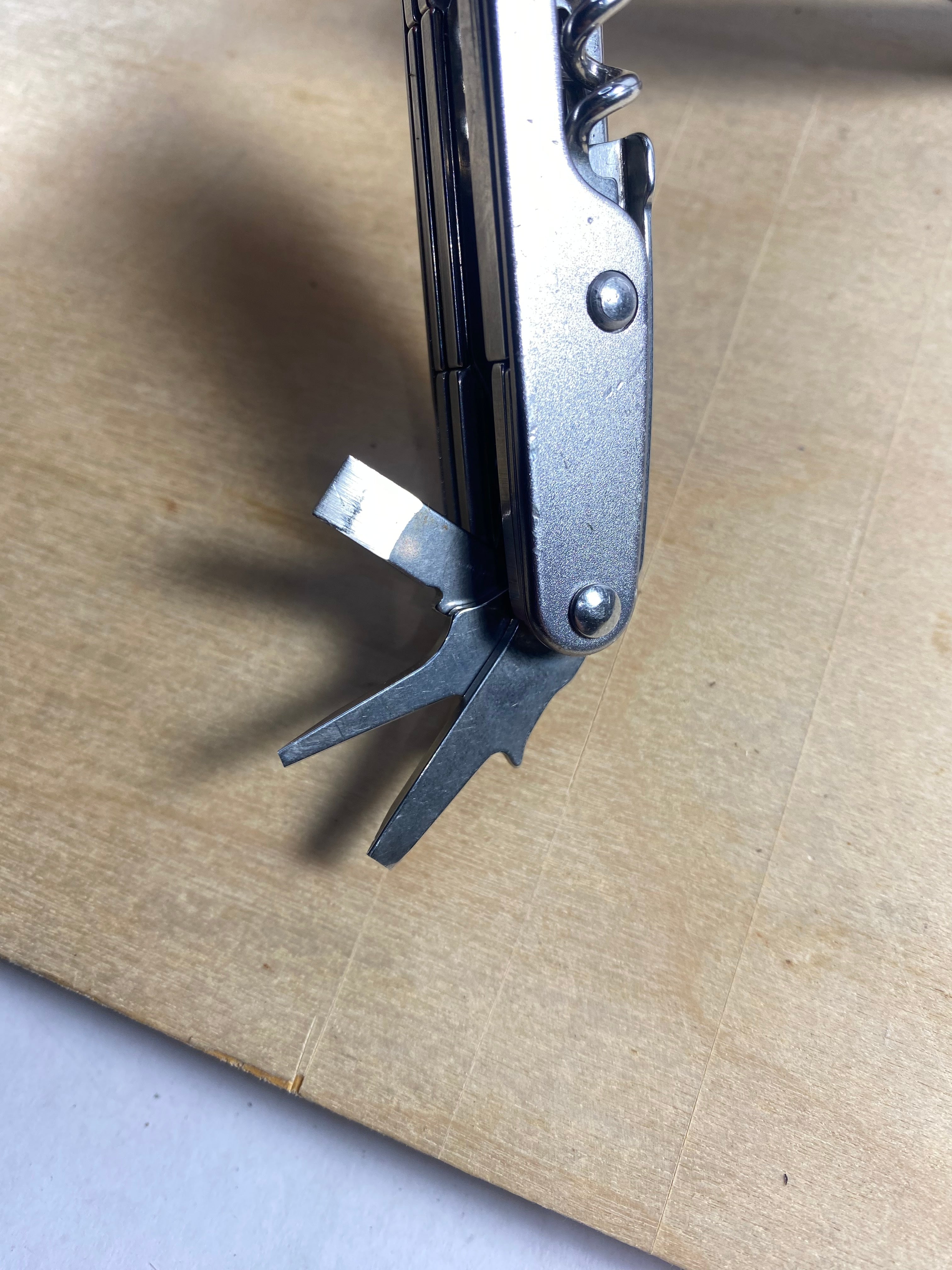 Leatherman Juice XE6 #106. Light usage. Discontinued. Screwdriver bent. Dirty