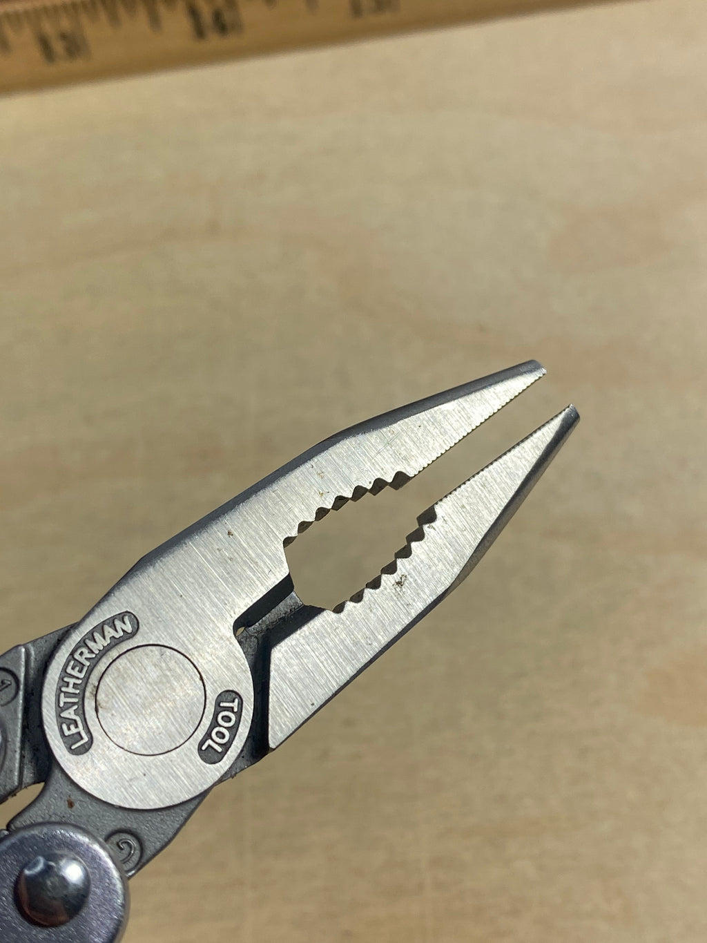 Leatherman Juice XE6 #106. Light usage. Discontinued. Screwdriver bent. Dirty