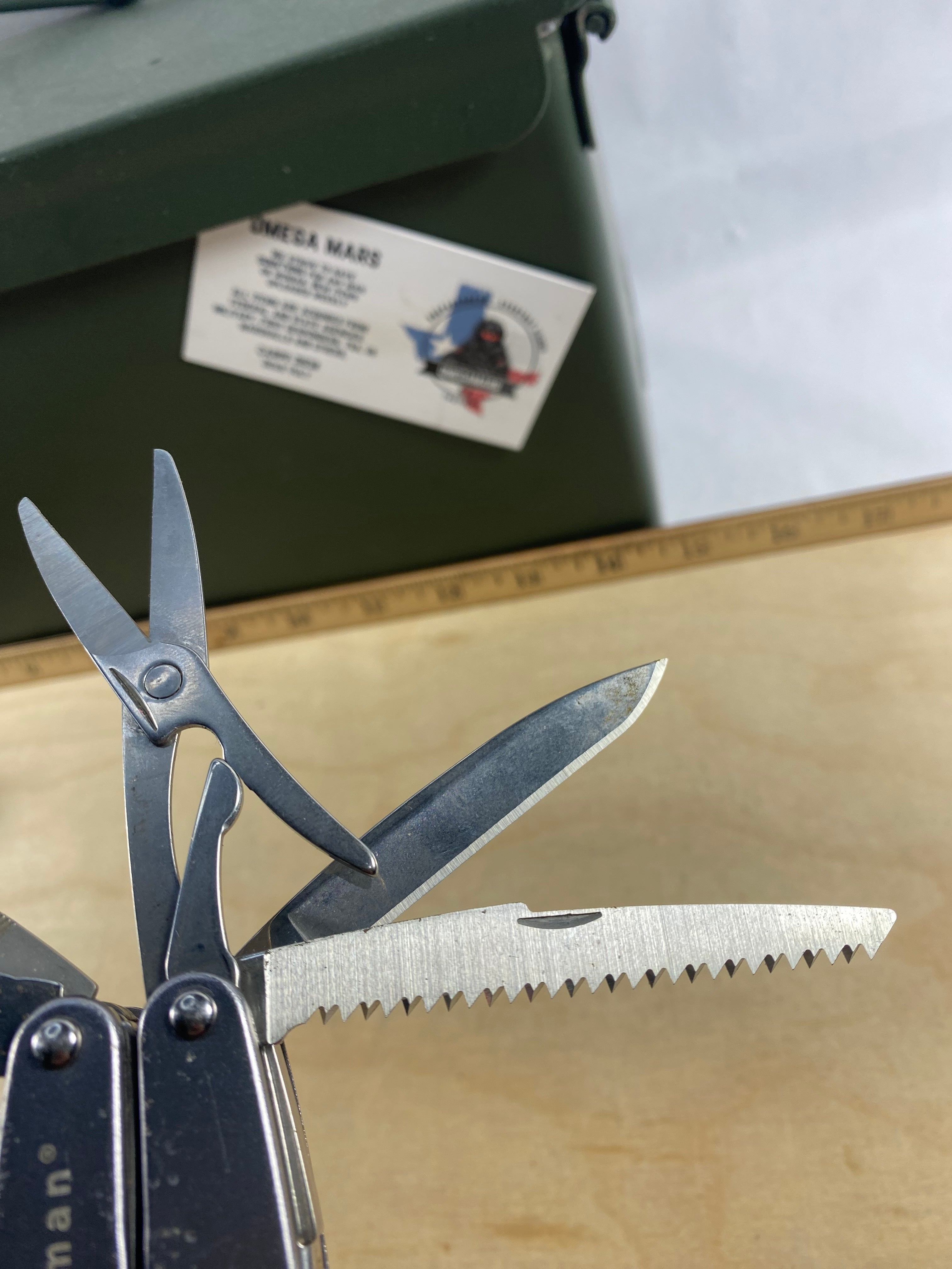 Leatherman Juice XE6 #106. Light usage. Discontinued. Screwdriver bent. Dirty