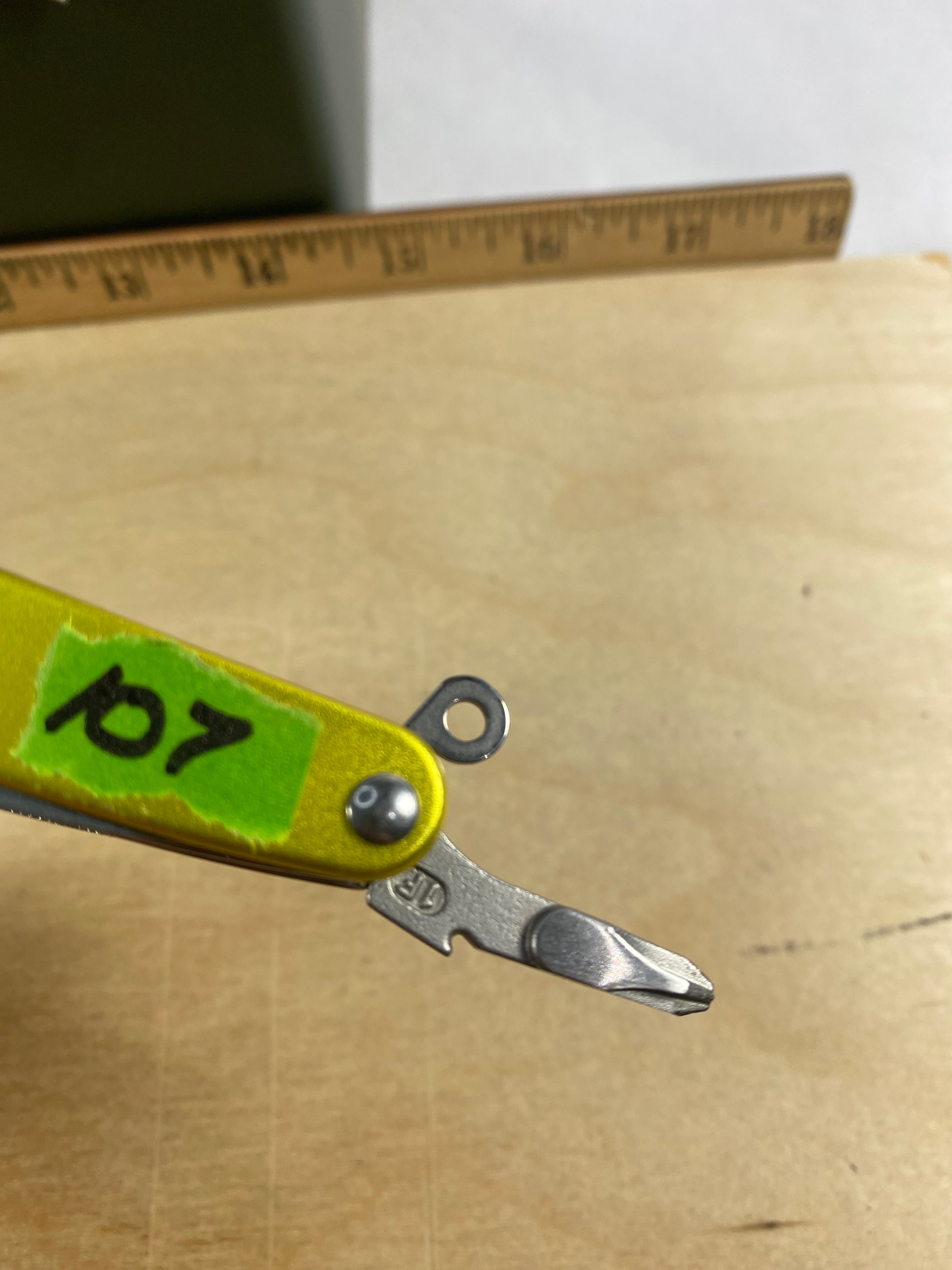 Leatherman Juice KF4 #107. Light usage. Scratch on handle. Dirty
