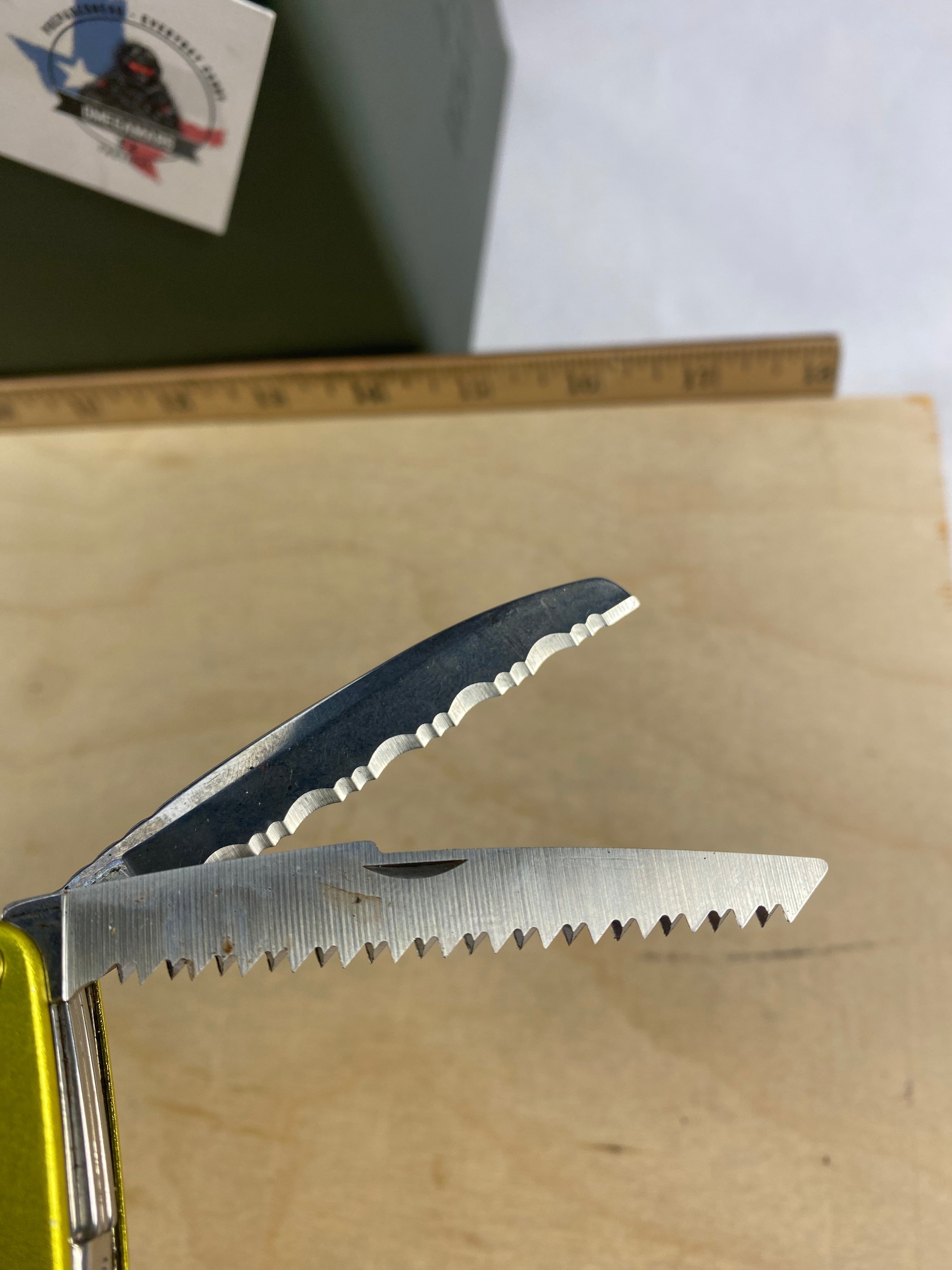 Leatherman Juice KF4 #107. Light usage. Scratch on handle. Dirty