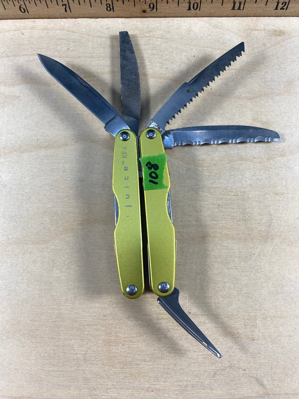 Leatherman Juice KF4 #108. Light usage. Chip on blade