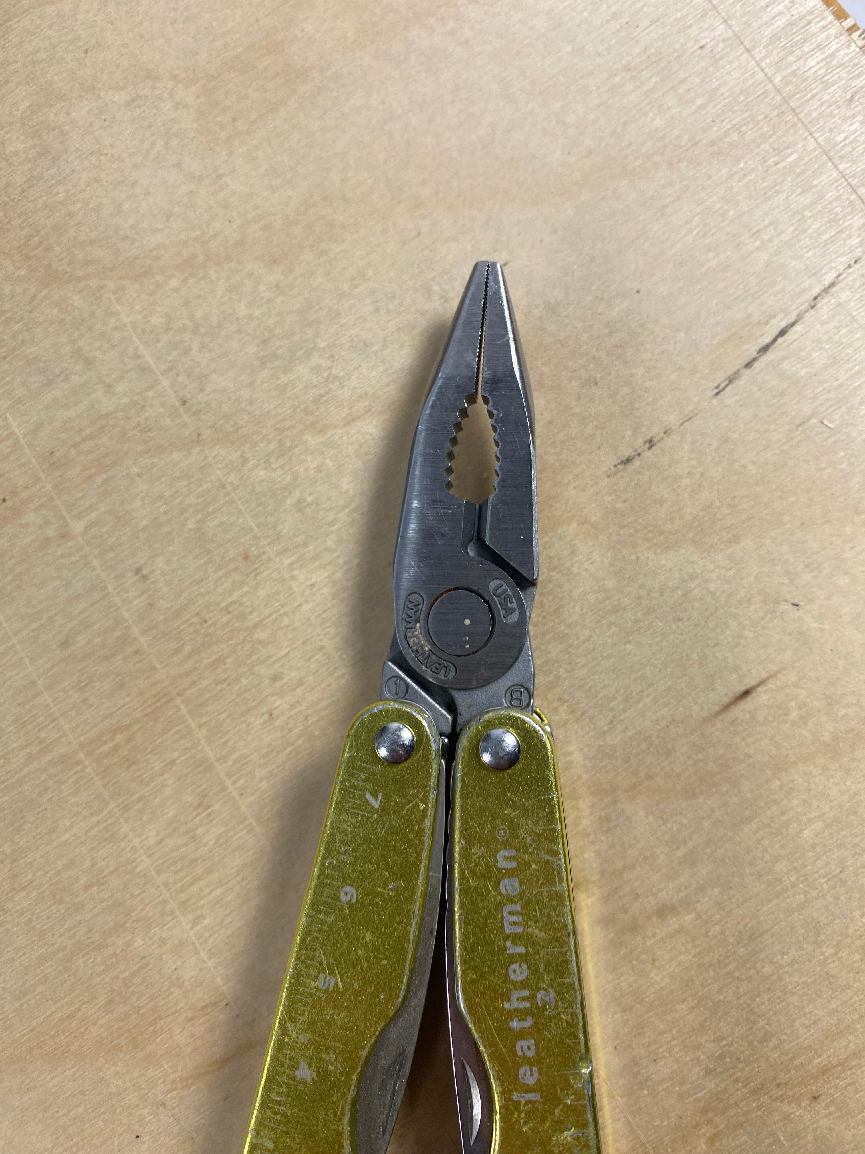 Leatherman Juice KF4 #110. Light usage. Handle bent and dirty.