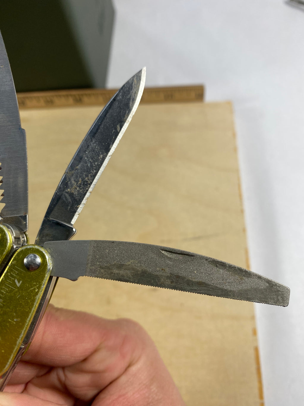 Leatherman Juice KF4 #110. Light usage. Handle bent and dirty.