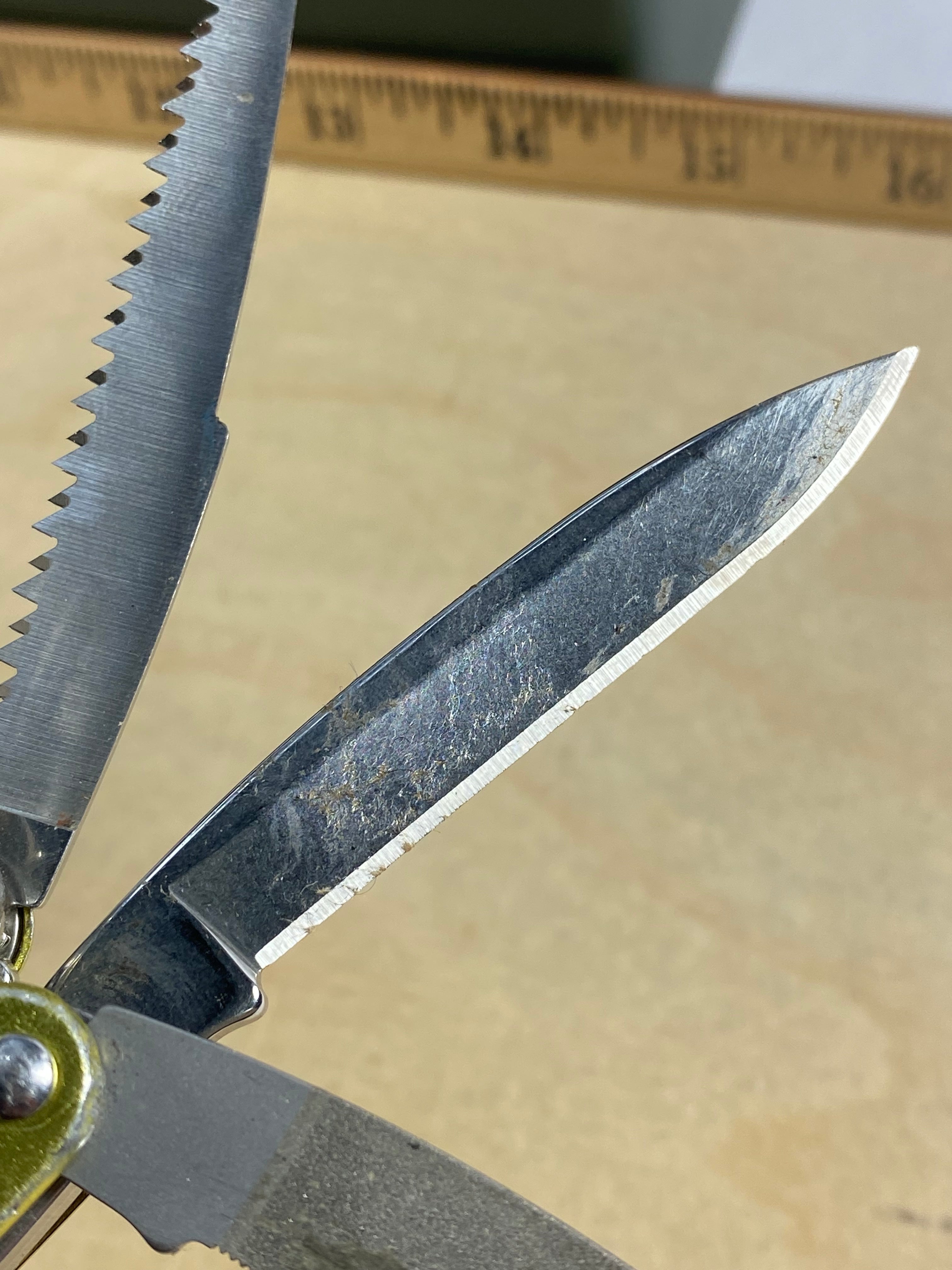 Leatherman Juice KF4 #110. Light usage. Handle bent and dirty.