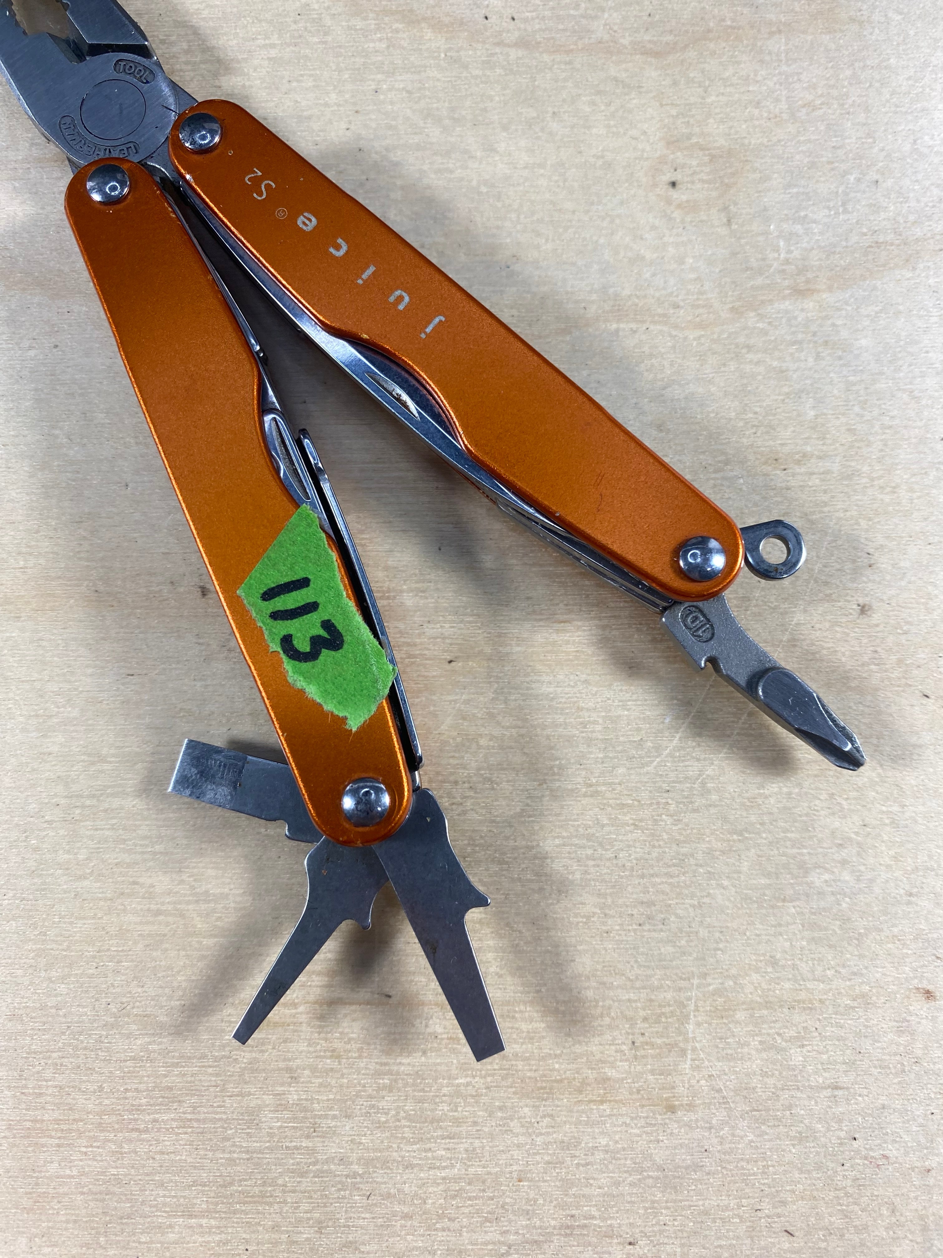 Leatherman Juice S2 #113. Light usage. Chip on blade