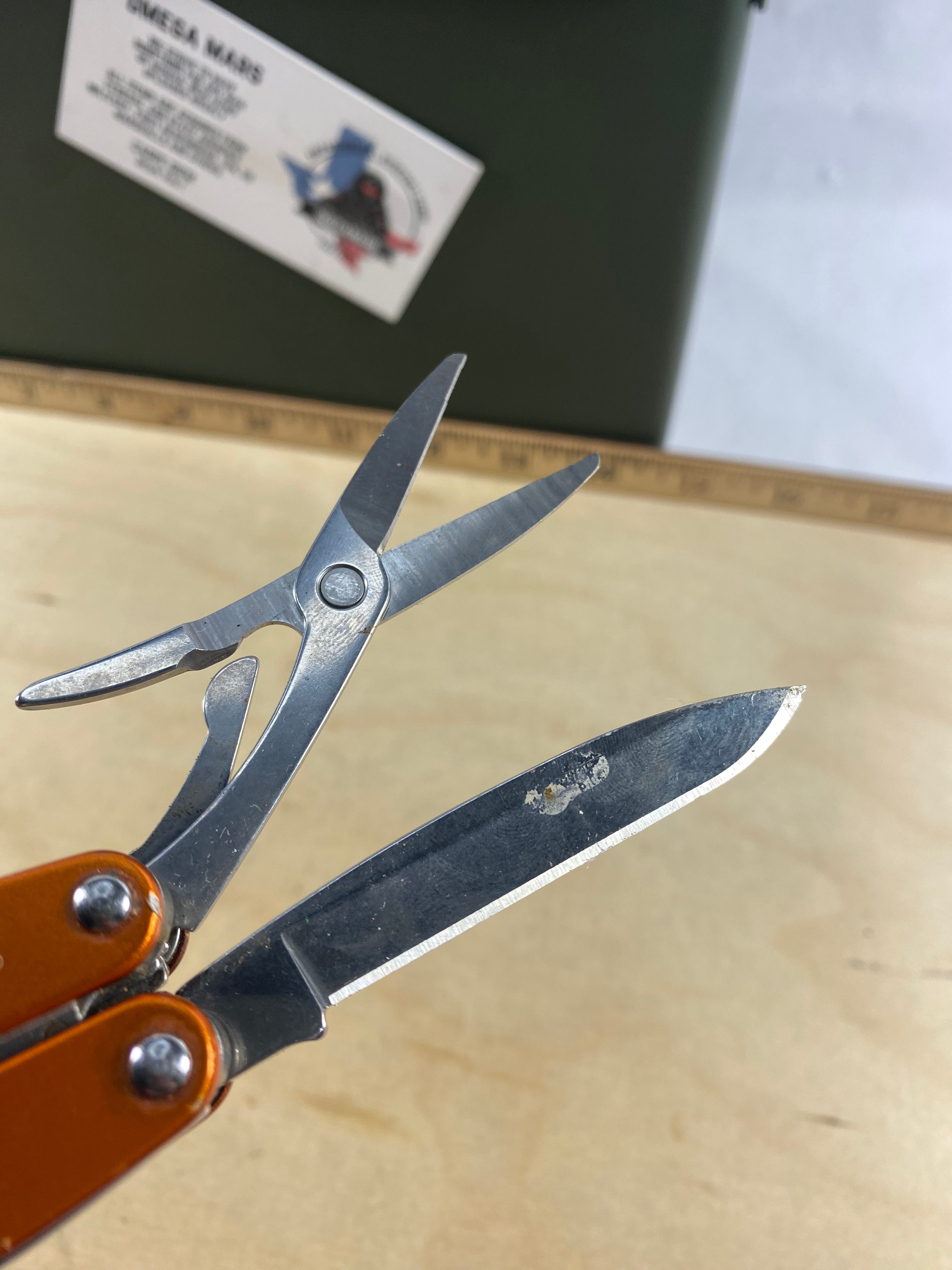 Leatherman Juice S2 #113. Light usage. Chip on blade
