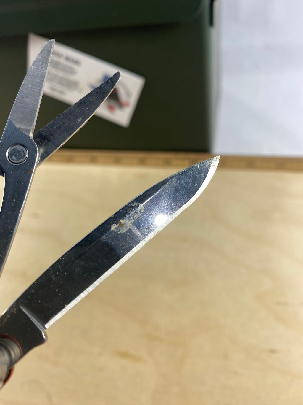 Leatherman Juice S2 #113. Light usage. Chip on blade