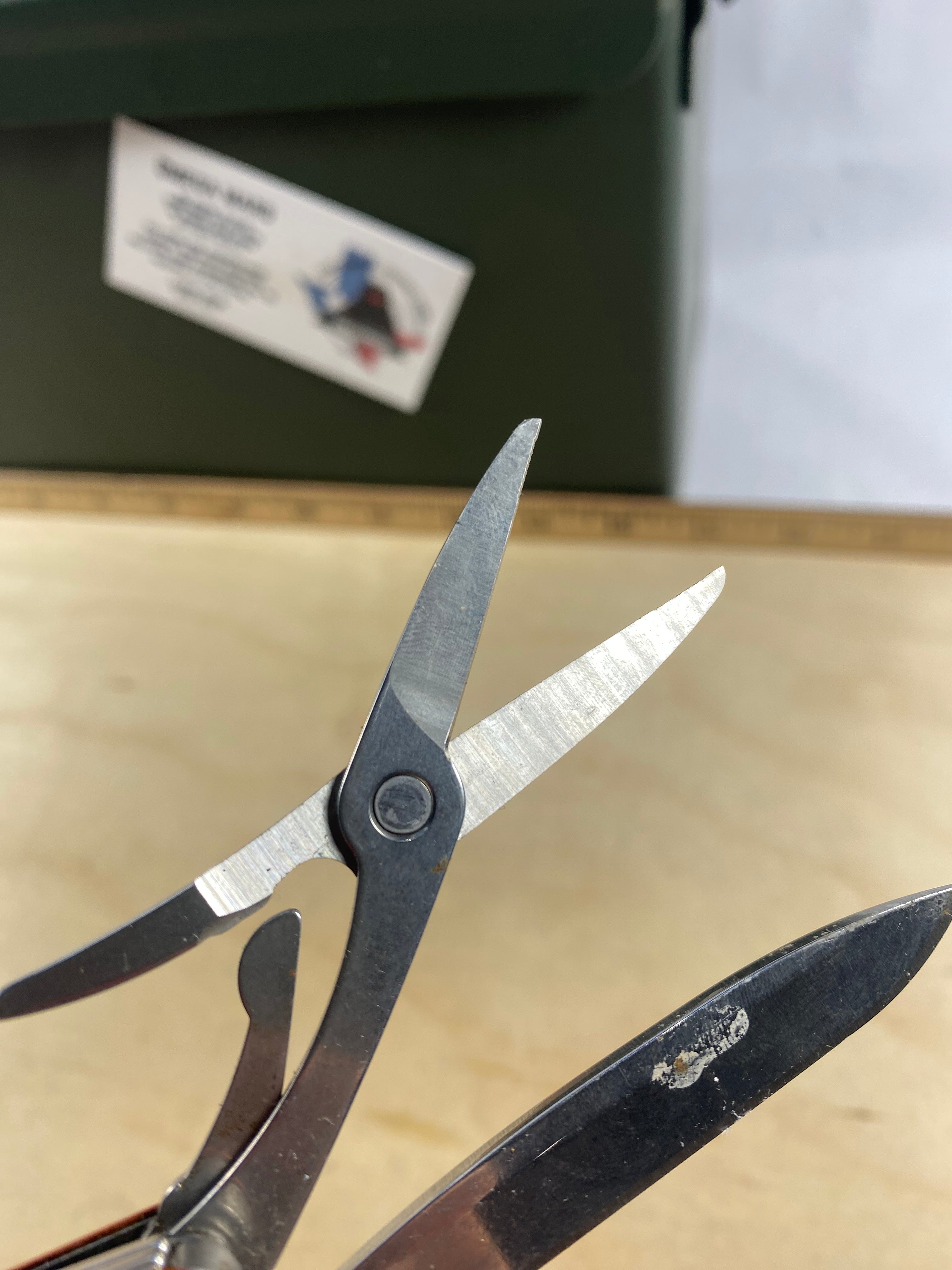 Leatherman Juice S2 #113. Light usage. Chip on blade