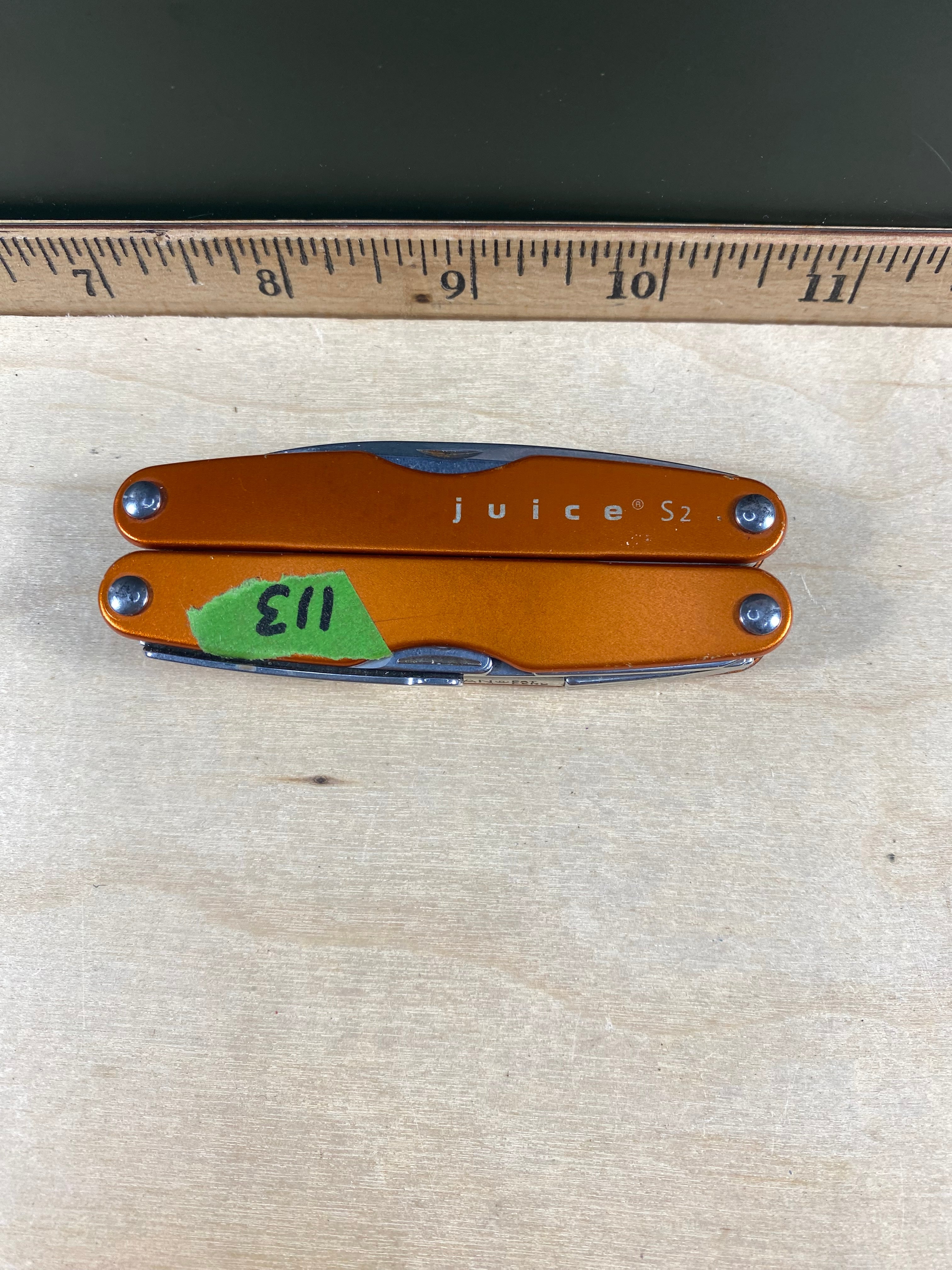 Leatherman Juice S2 #113. Light usage. Chip on blade