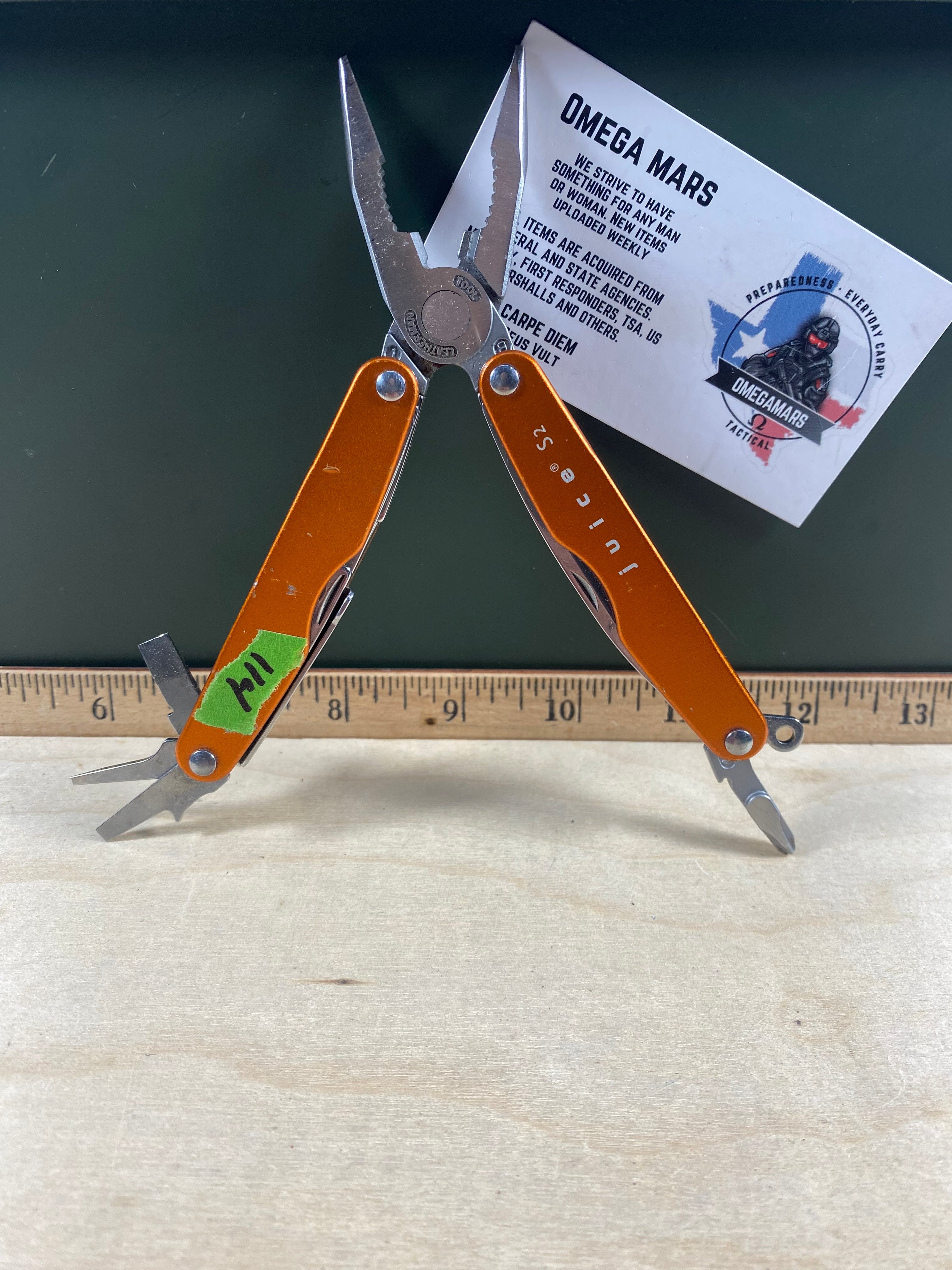 Leatherman juice S2 #114. Light usage. Scratches on handle.