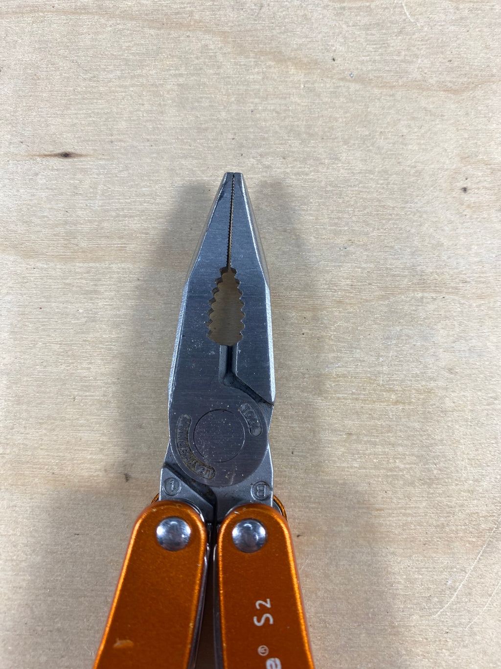 Leatherman juice S2 #114. Light usage. Scratches on handle.