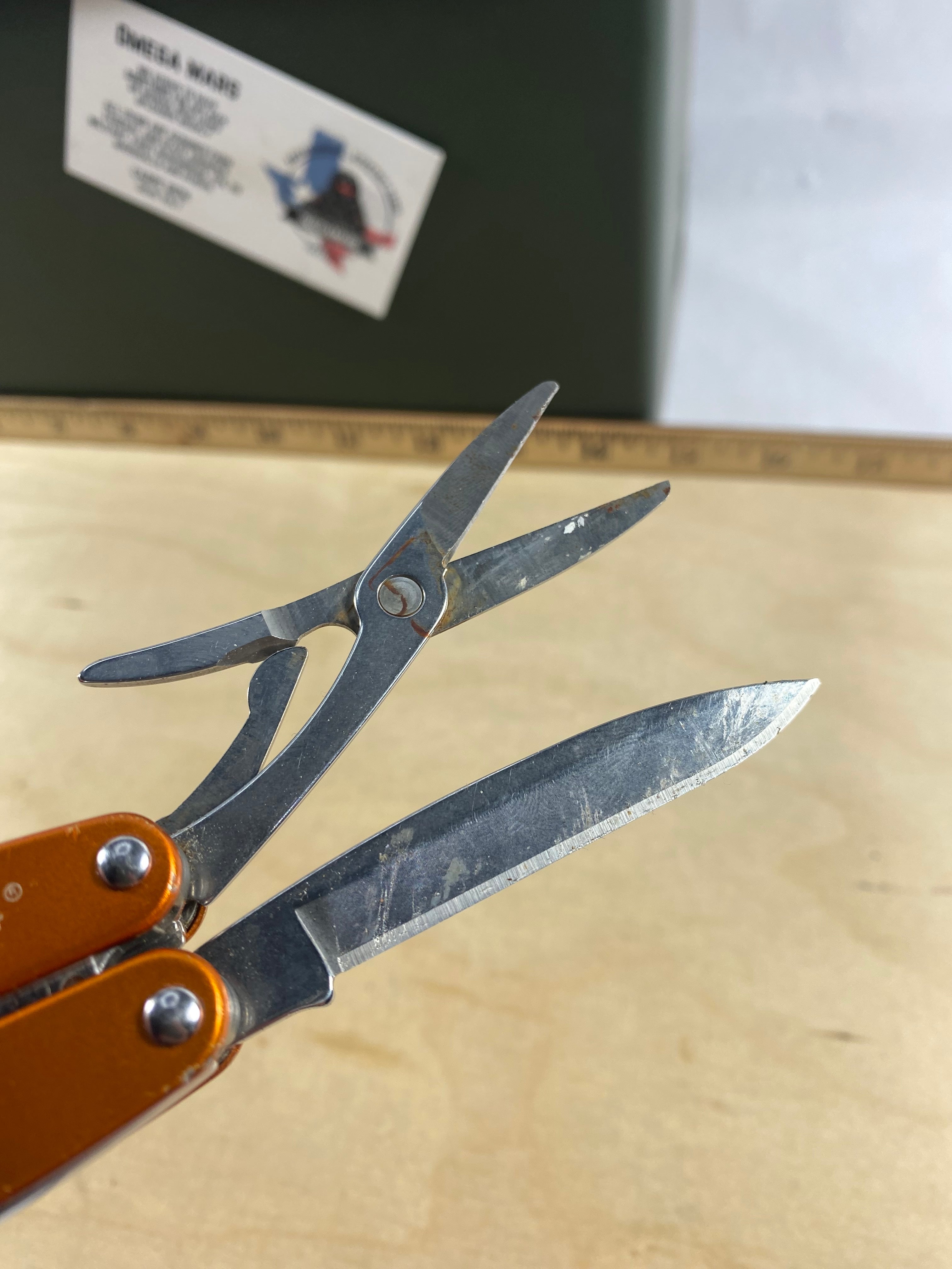 Leatherman juice S2 #114. Light usage. Scratches on handle.