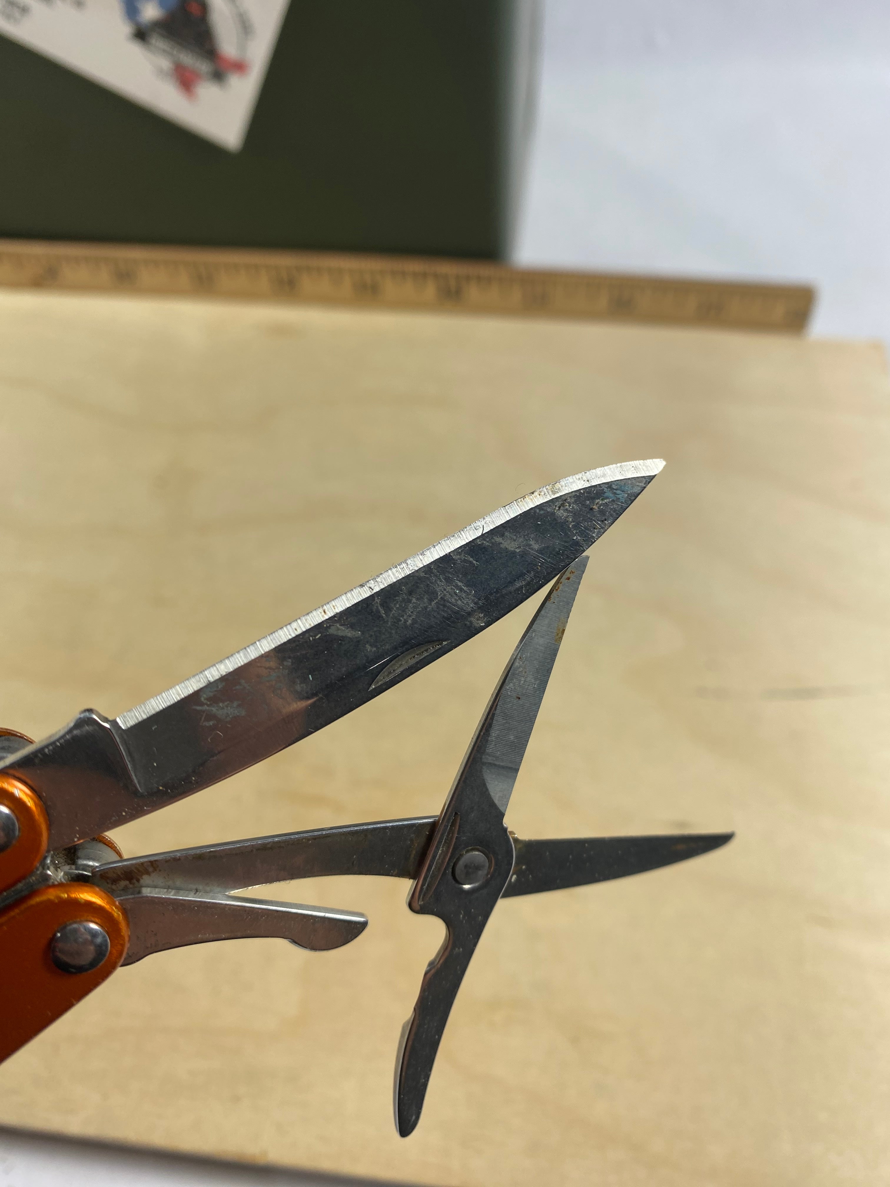 Leatherman juice S2 #114. Light usage. Scratches on handle.