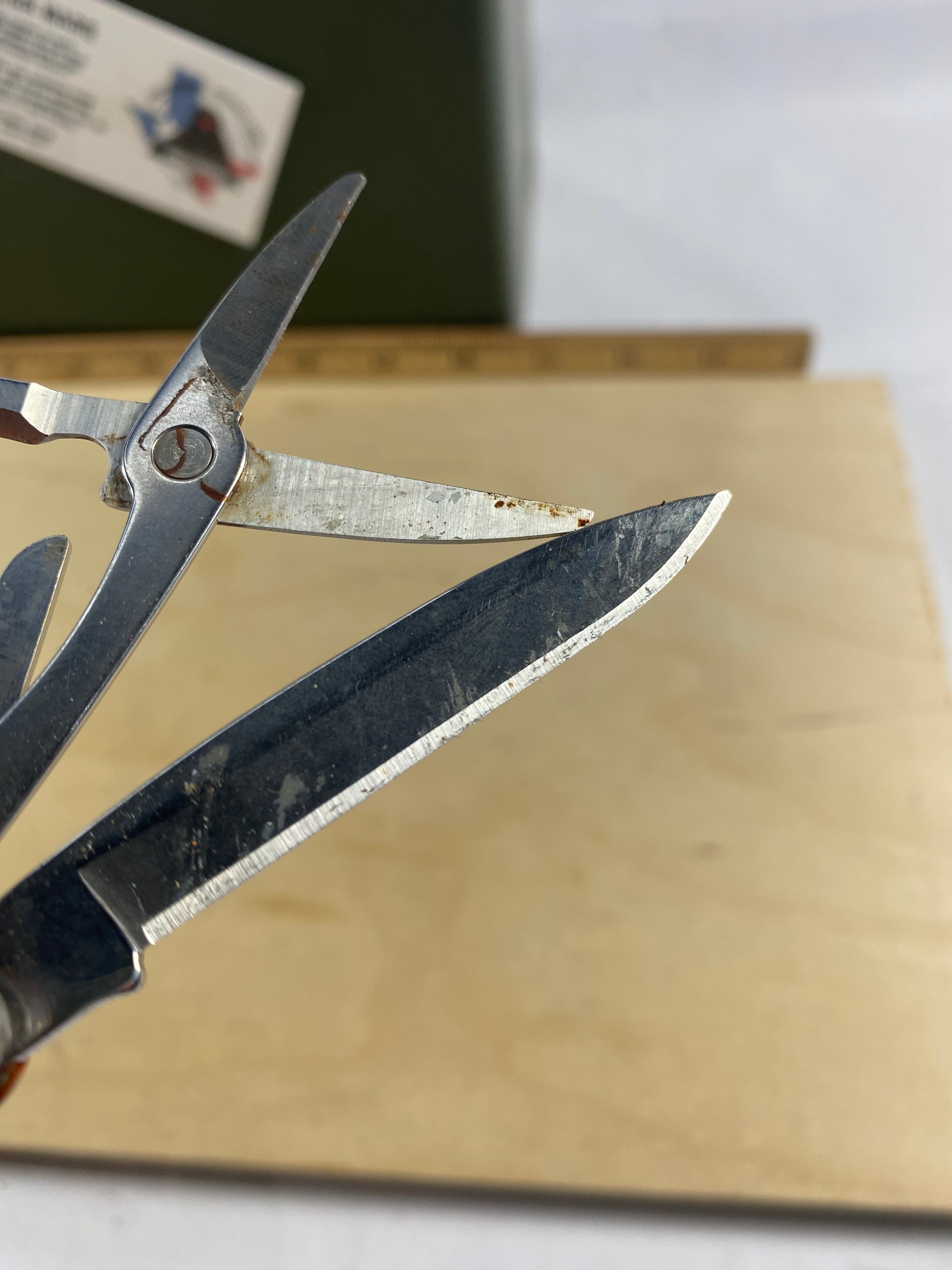 Leatherman juice S2 #114. Light usage. Scratches on handle.