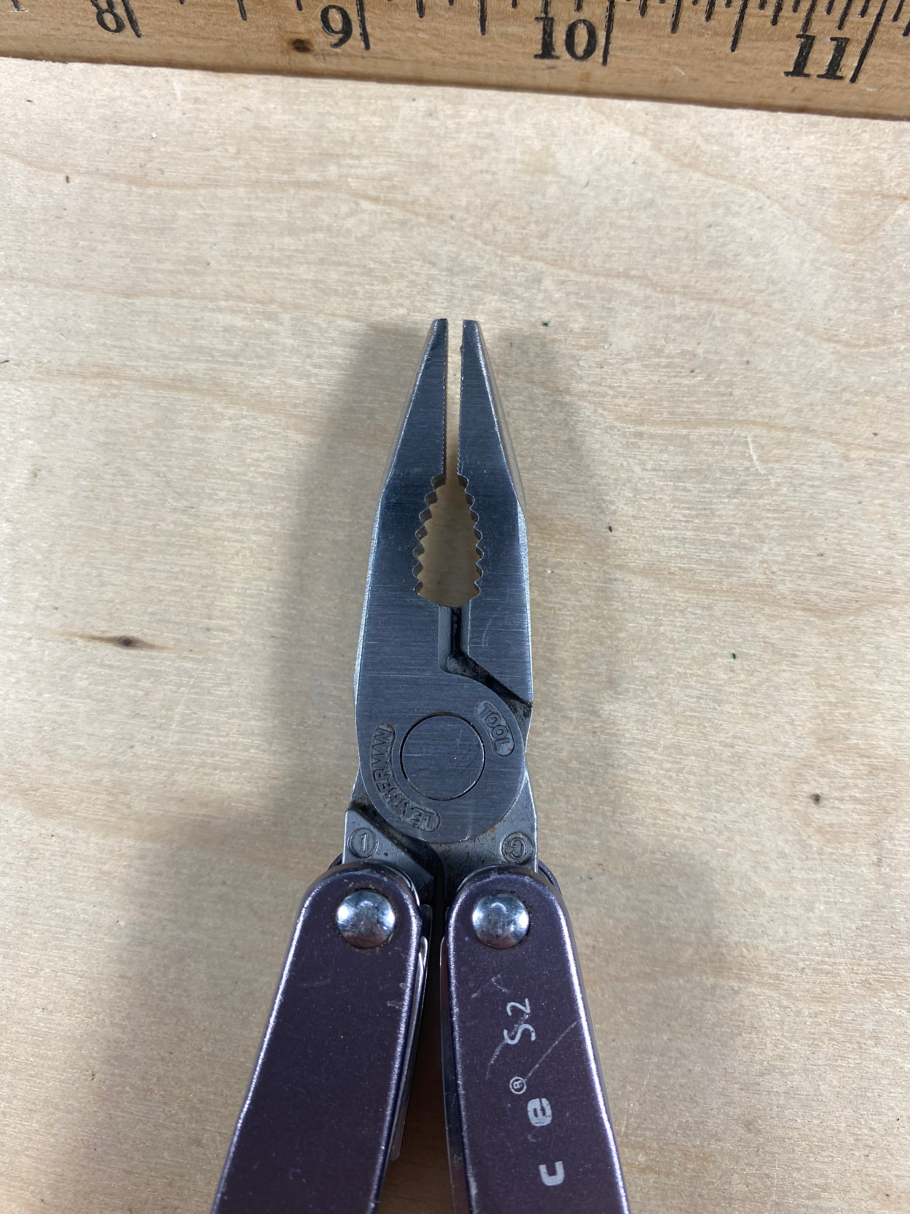 Leatherman Juice S2 #115. Light usage. Resharpened and dirty.