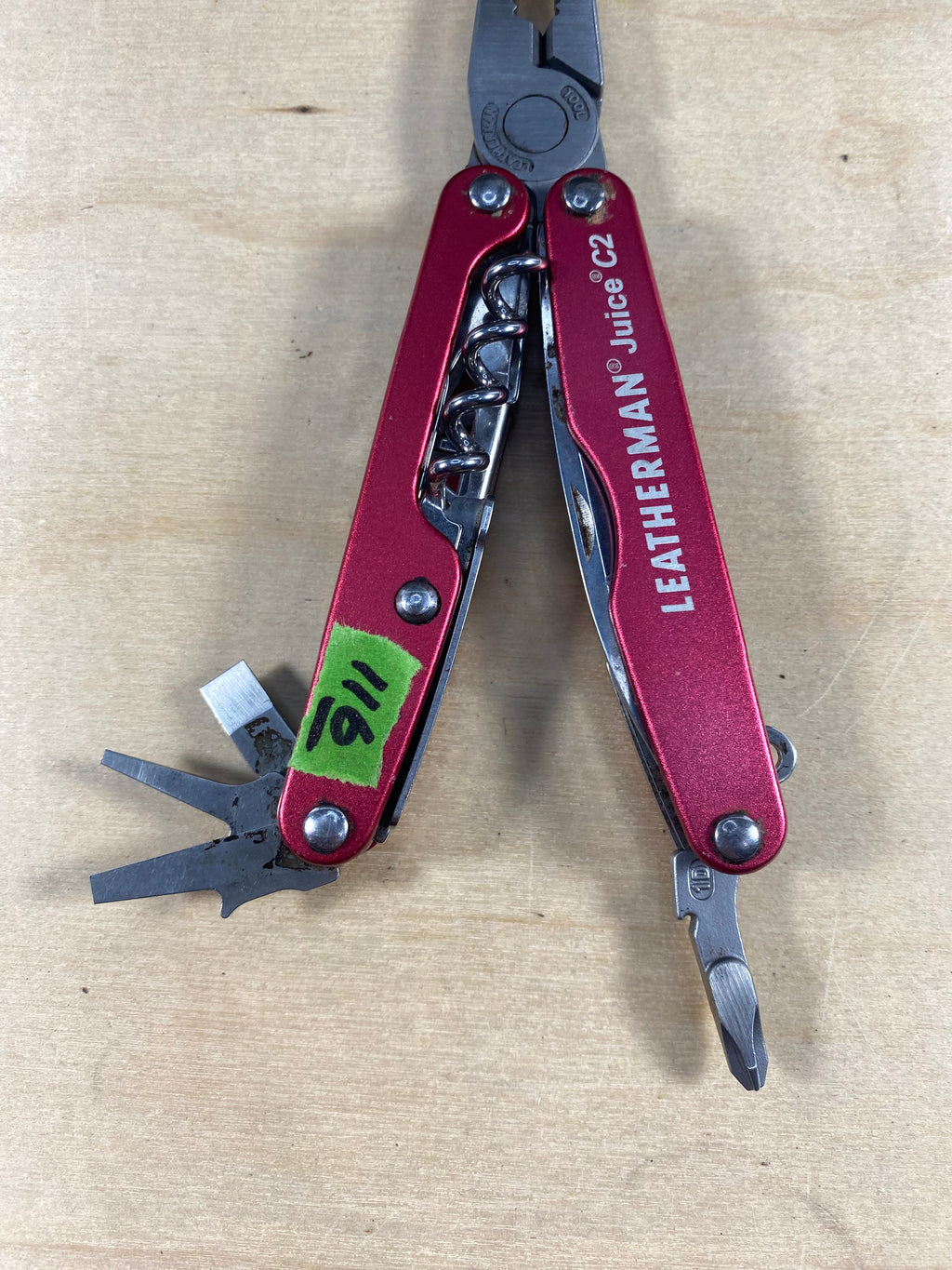 Leatherman Juice C2 #116. Light usage. Needs oil. Dirty and possible rust