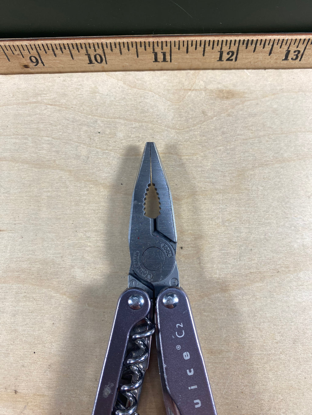 Leatherman Juice C2 #117. Light usage. Needs oil.