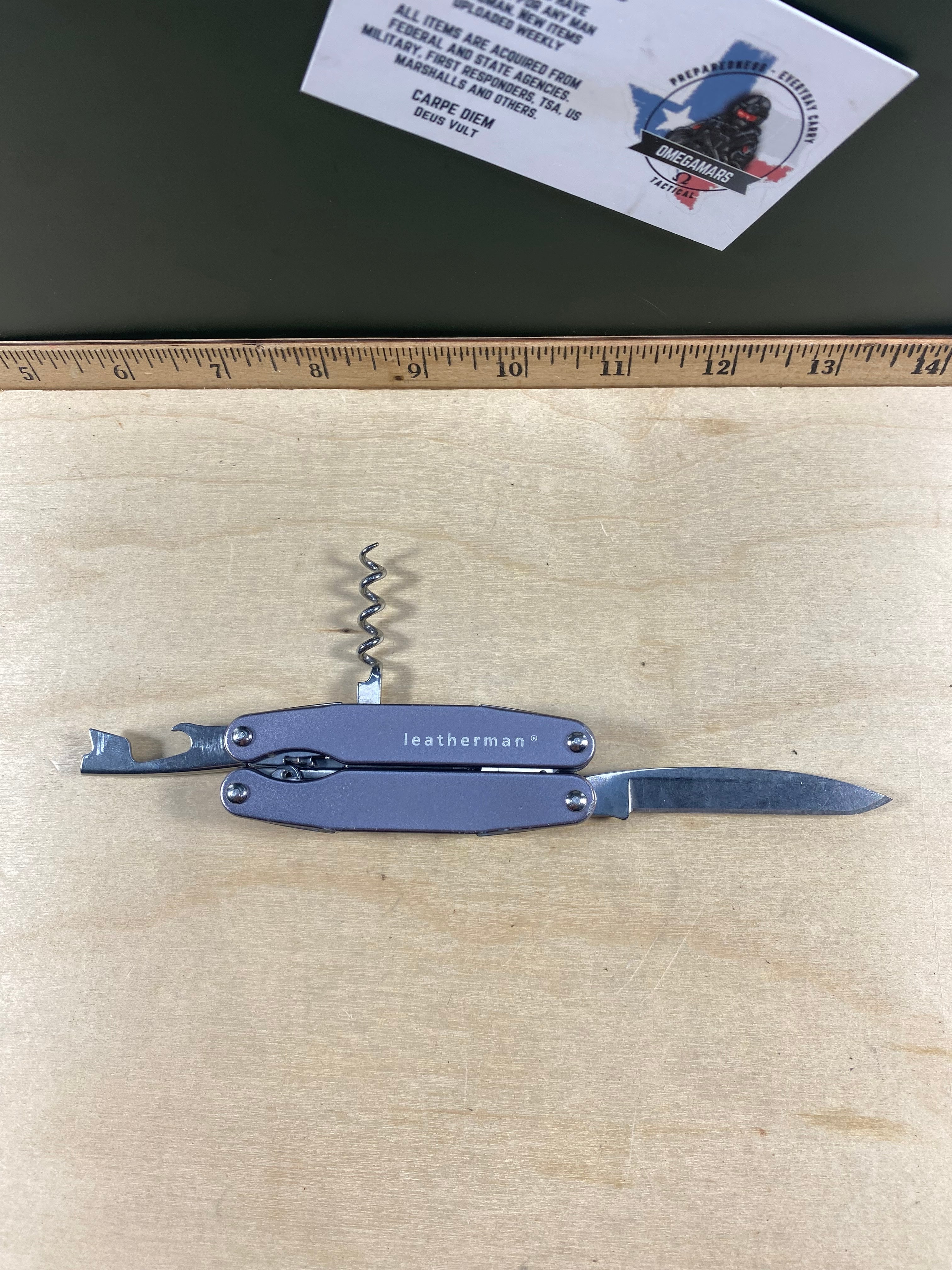 Leatherman Juice C2 #117. Light usage. Needs oil.