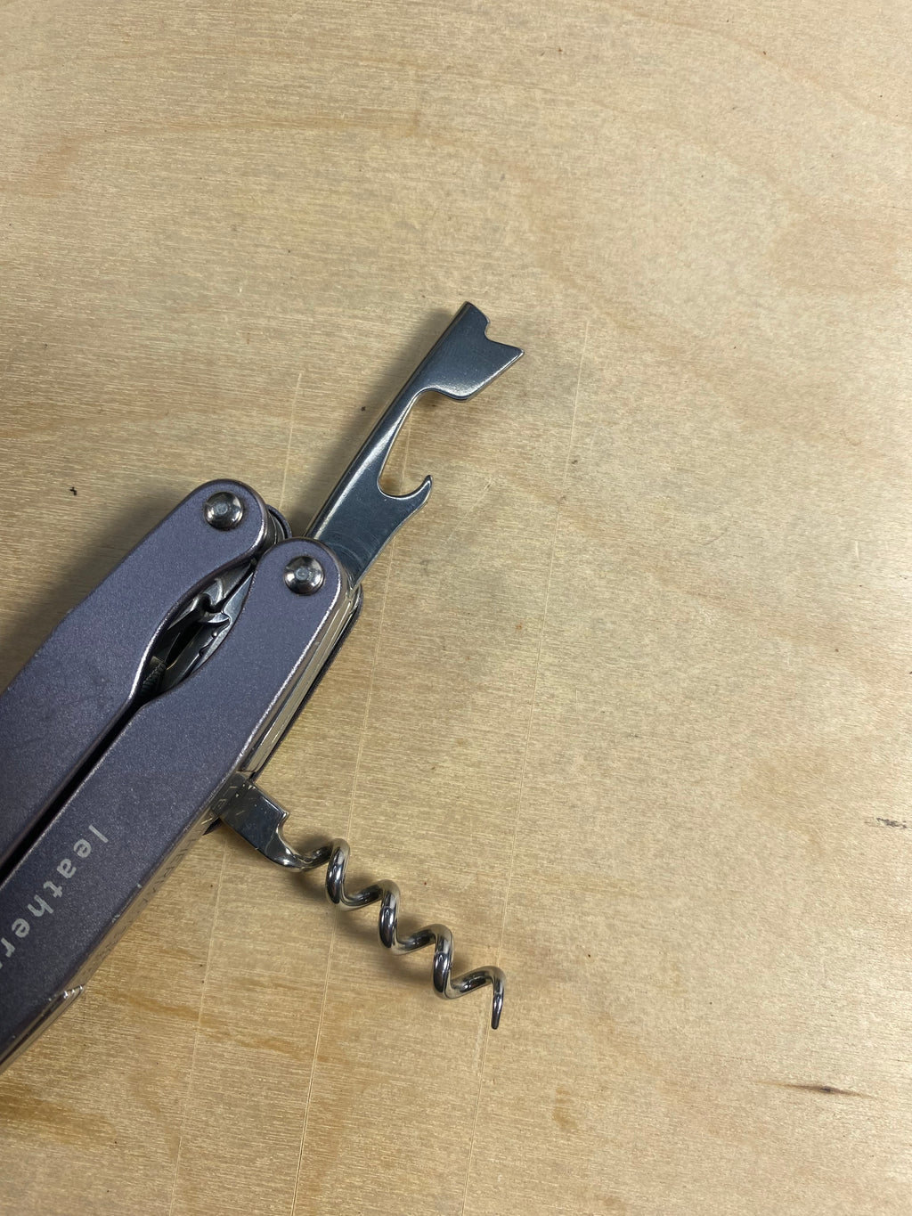 Leatherman Juice C2 #117. Light usage. Needs oil.