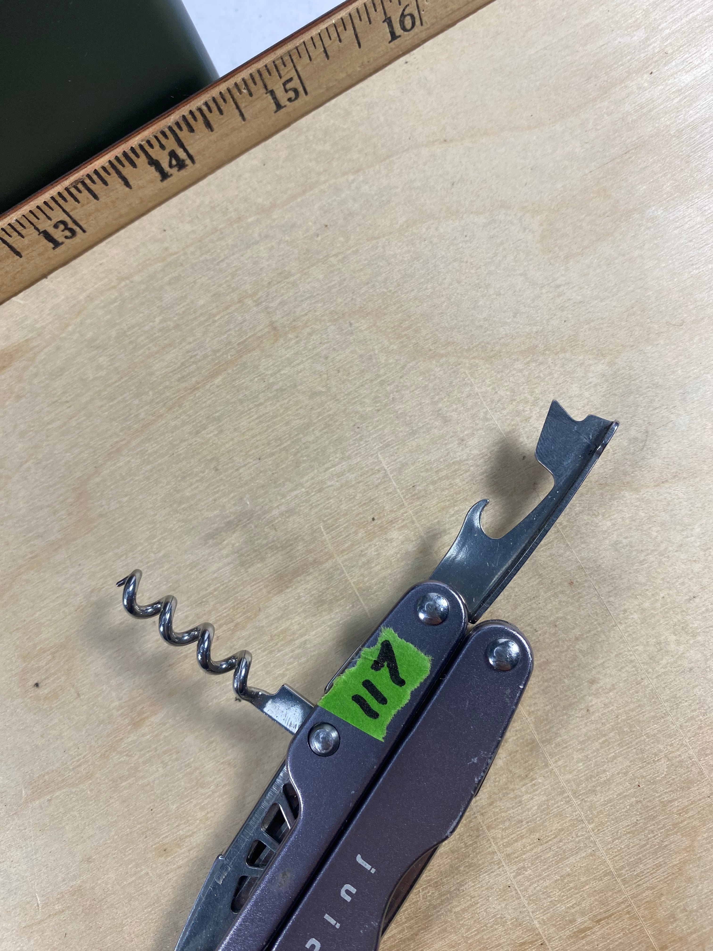 Leatherman Juice C2 #117. Light usage. Needs oil.