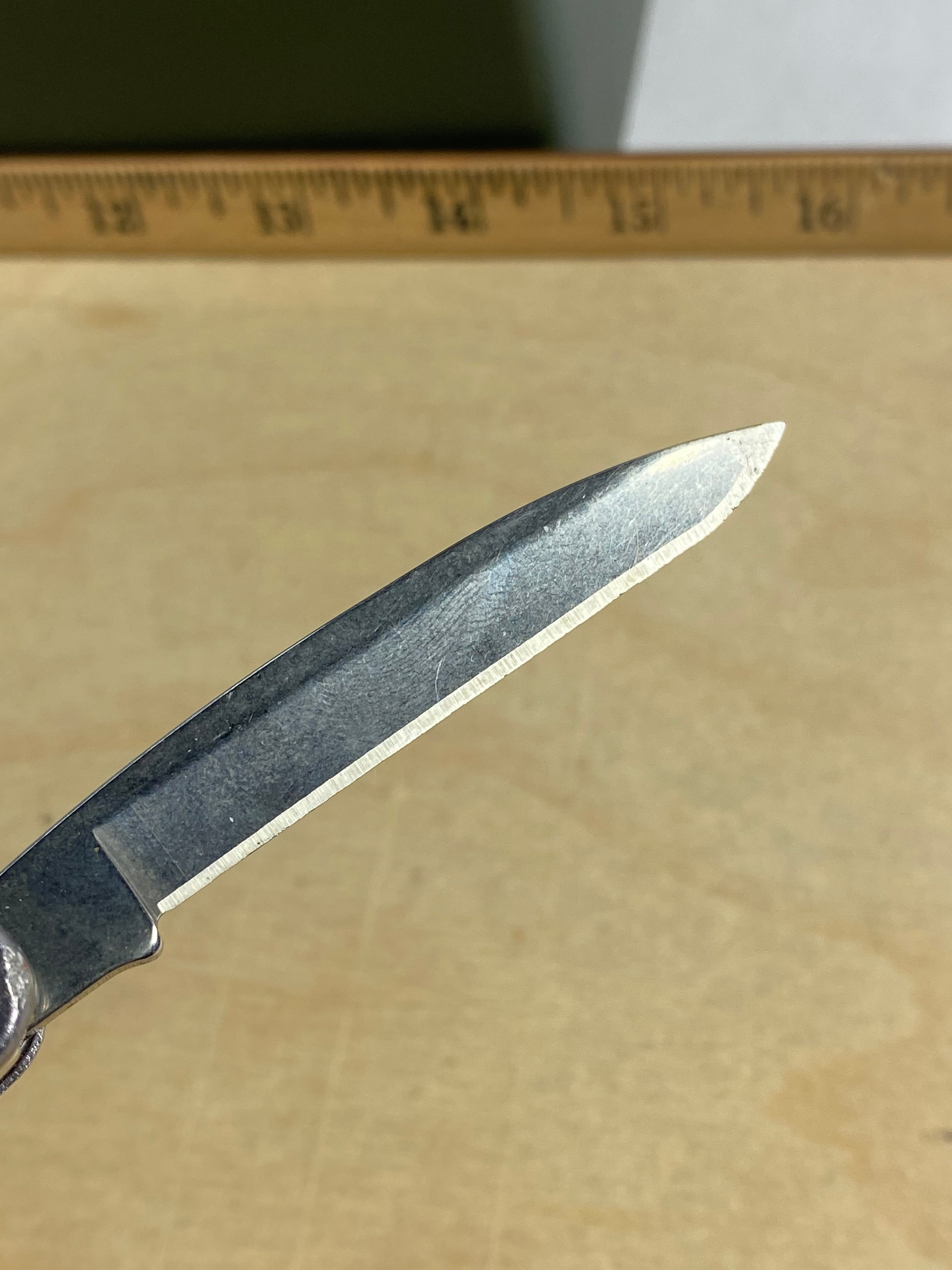 Leatherman Juice C2 #117. Light usage. Needs oil.
